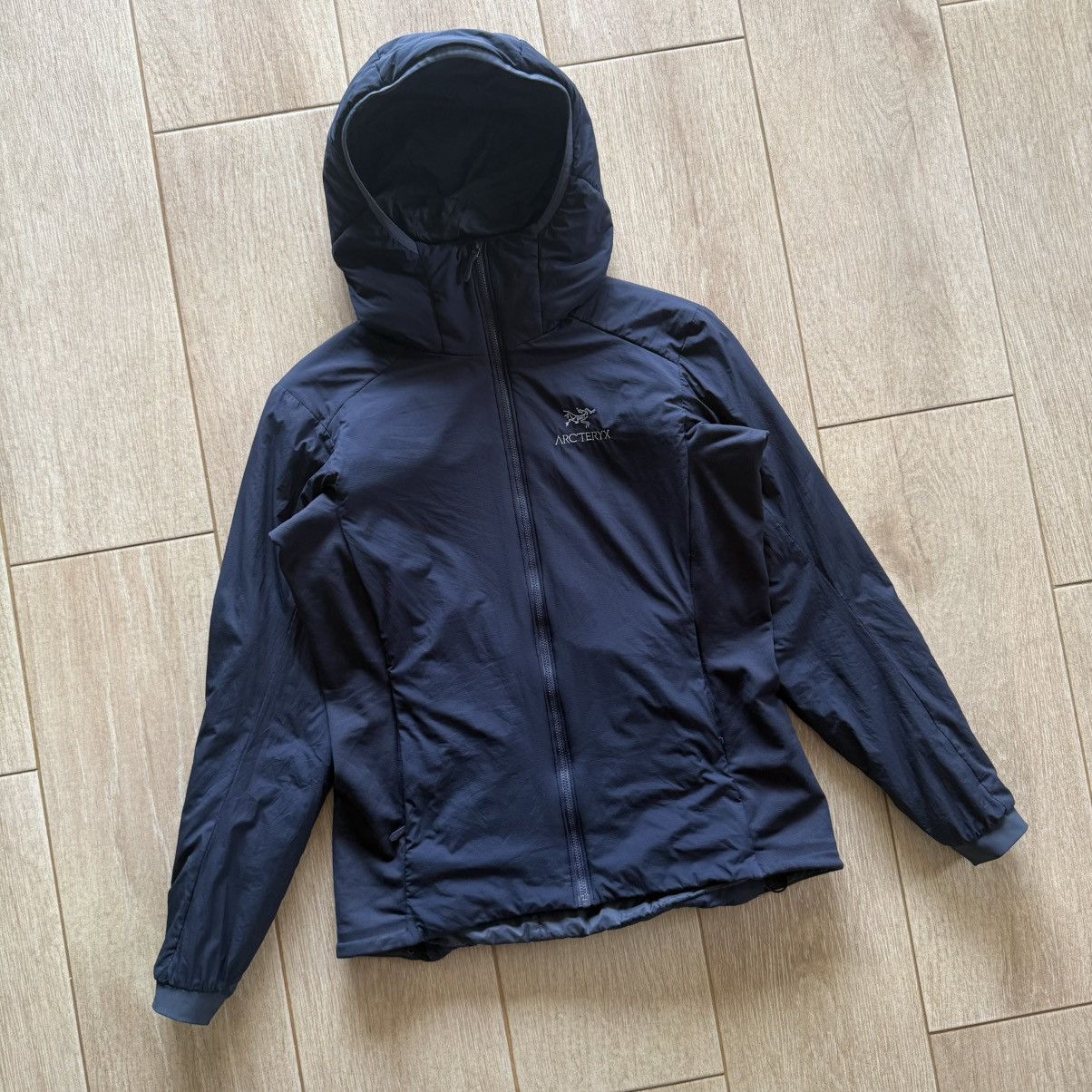 Arc'teryx Arc’teryx Atom LT Hoody Women’s Navy Size M / US 6-8 / IT 42-44 - 2 Thumbnail