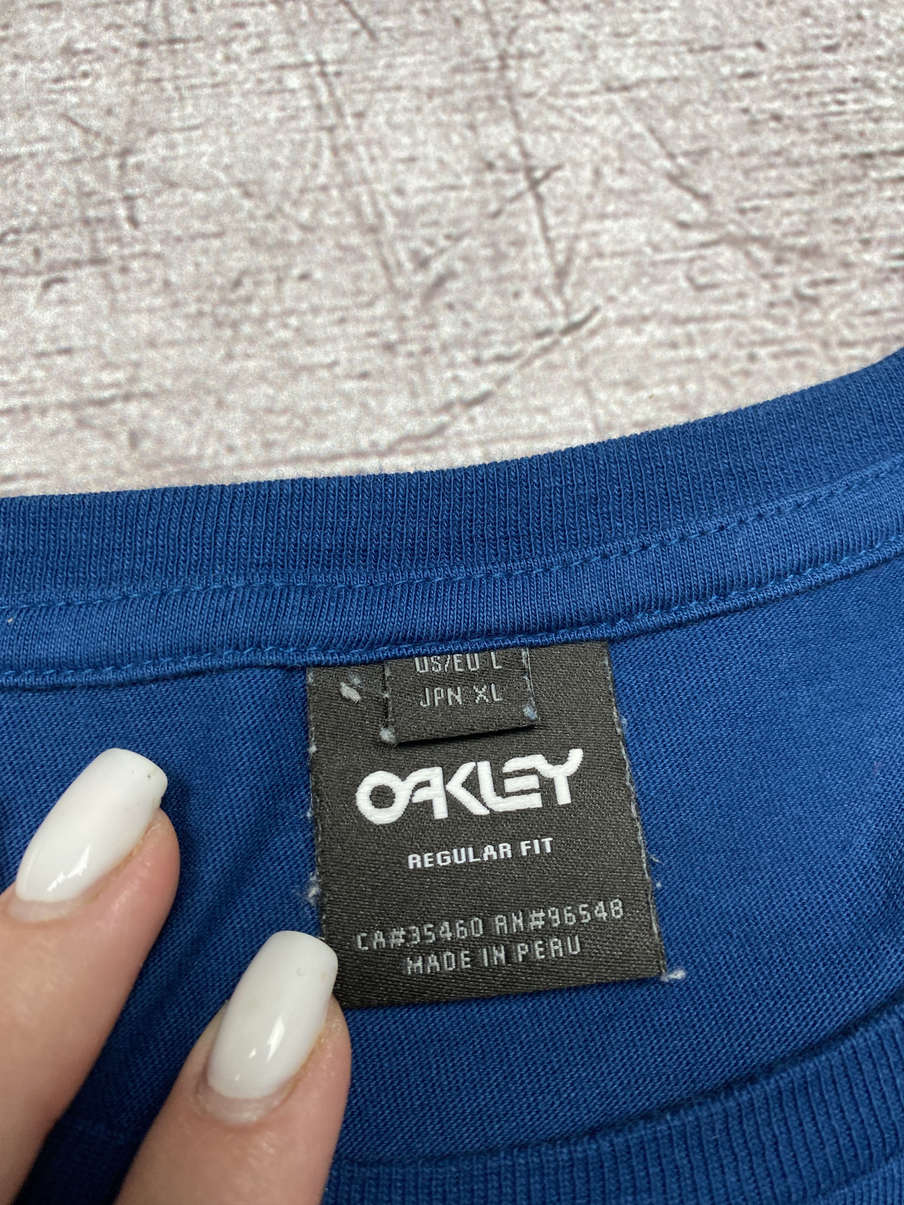 Oakley × Vintage Oakley Vintage Mens Crew Neck T-Shirt Size US L / EU 52-54 / 3 - 7 Thumbnail