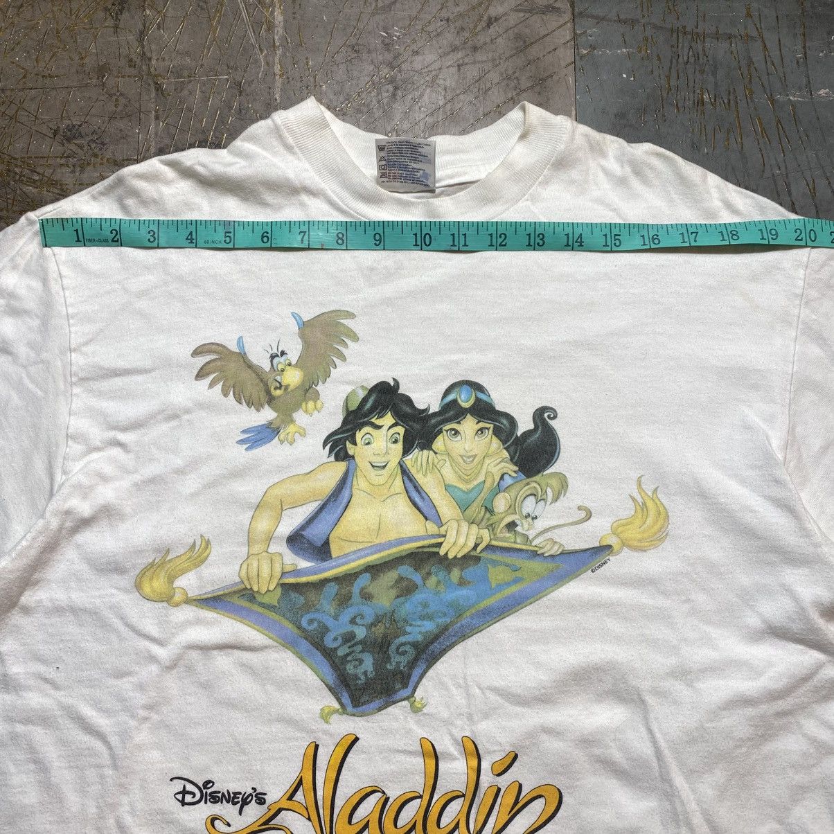Vintage Vintage 90s Disney Aladdin Tee Size US M / EU 48-50 / 2 - 9 Thumbnail