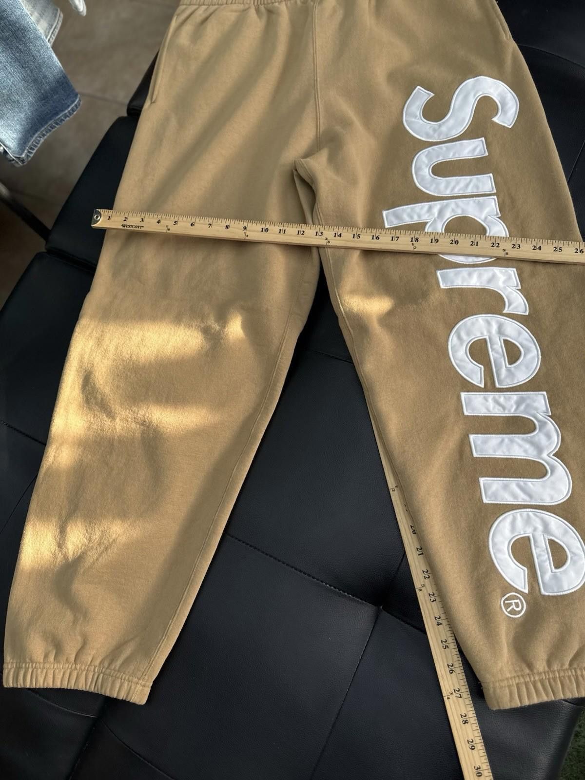 Supreme Supreme Satin Appliqué Sweatpants FW25 Brand New Size XL Tan Size US 36 / EU 52 - 7 Thumbnail
