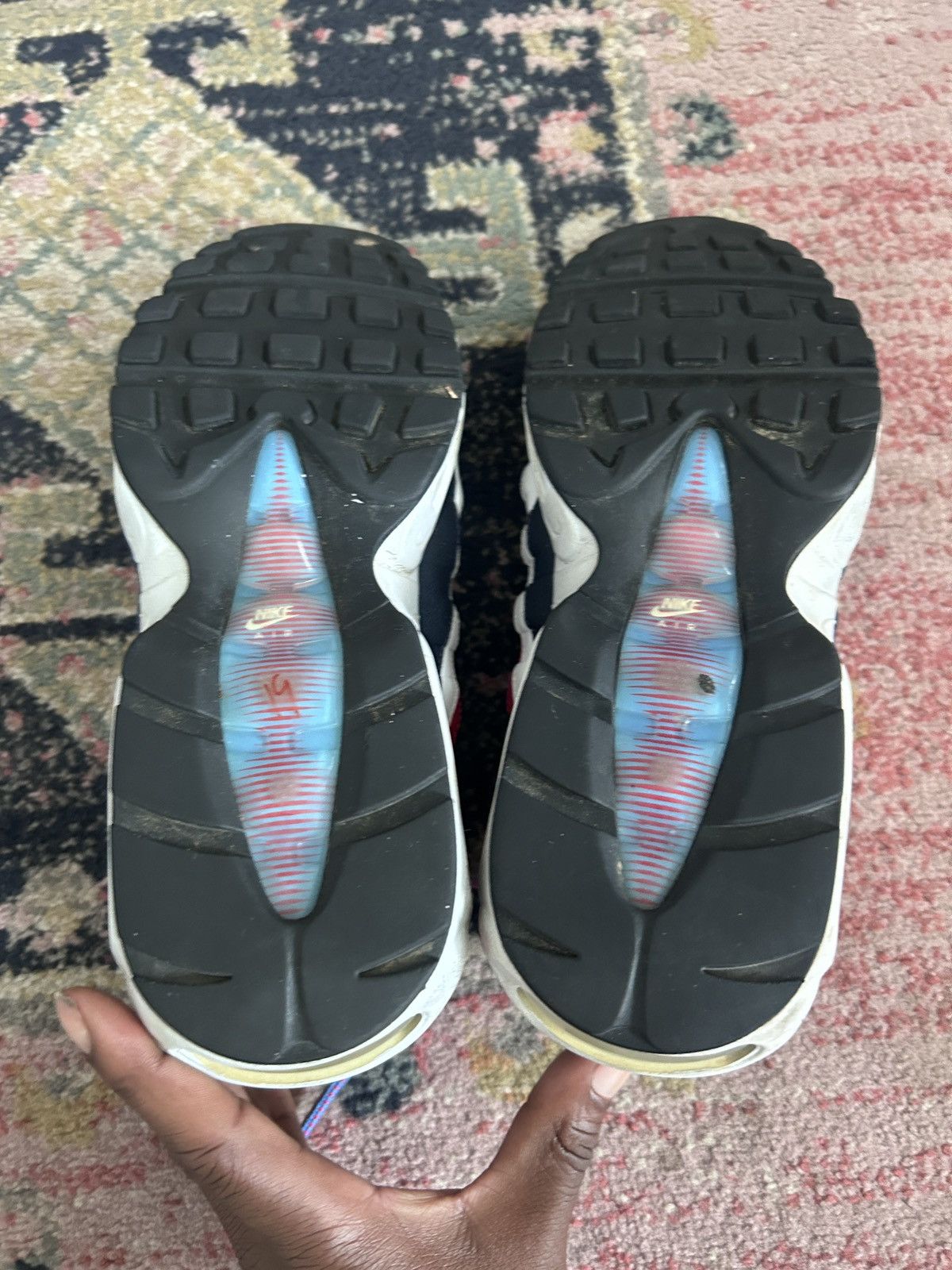 Nike 2014 Nike Air Max 95 City QS London World Cup Size US 10.5 / EU 43-44 - 6 Thumbnail