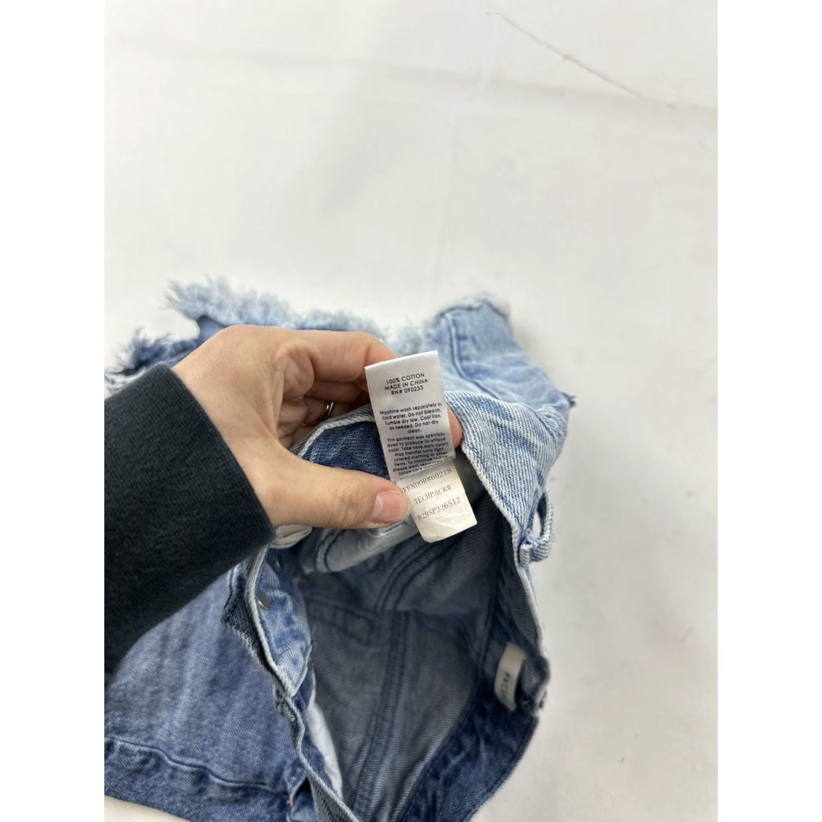 Pacsun Pacsun Shorts Women’s 24 Blue Vintage High Rise Two Tone Denim Cut Off Size 42" / US 20 - 6 Thumbnail