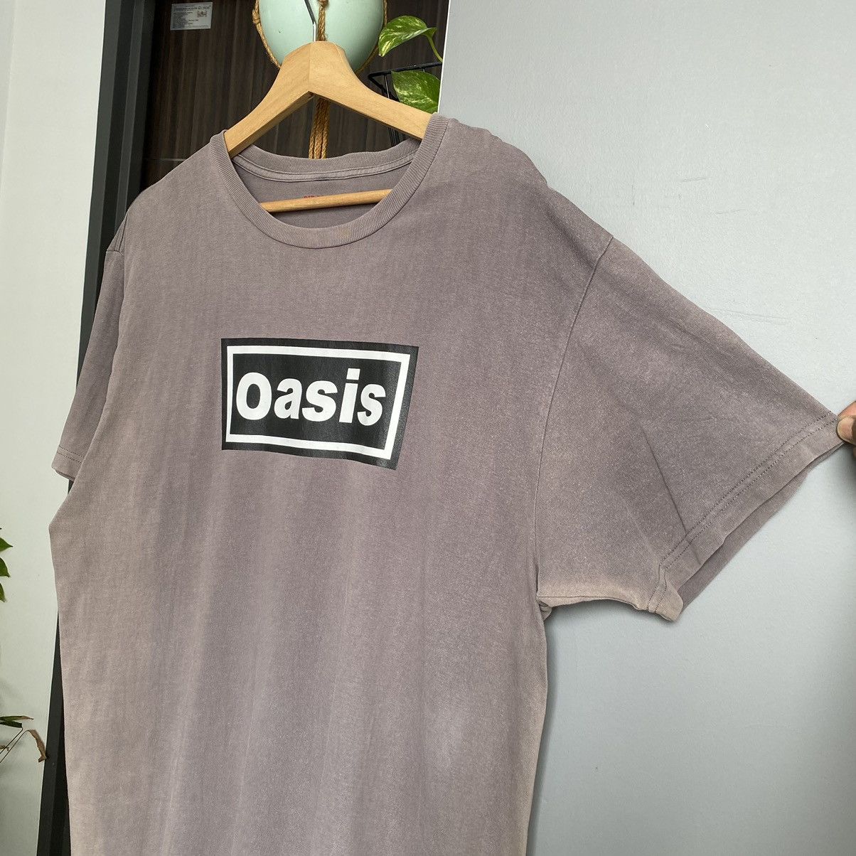 Band Tees Thrashed Faded Vintage Oasis Definitely Maybe ERD GRUNGE TEE Size US XL / EU 56 / 4 - 3 Thumbnail