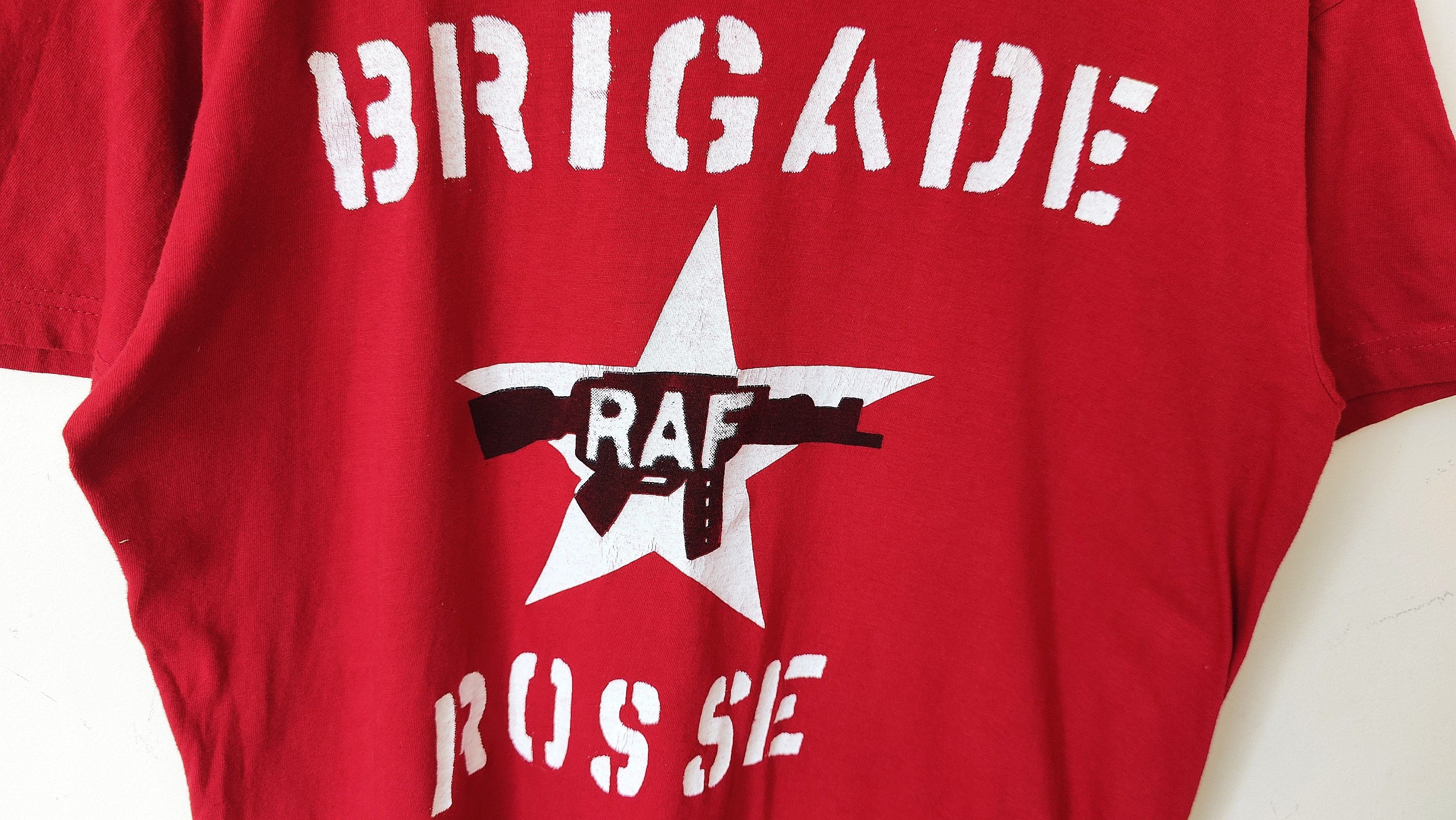 Band Tees × Brigade × Vintage Vintage 90s Brigade Rosse worn by CLASH Joe Strummer Tshirt Size US S / EU 44-46 / 1 - 4 Thumbnail