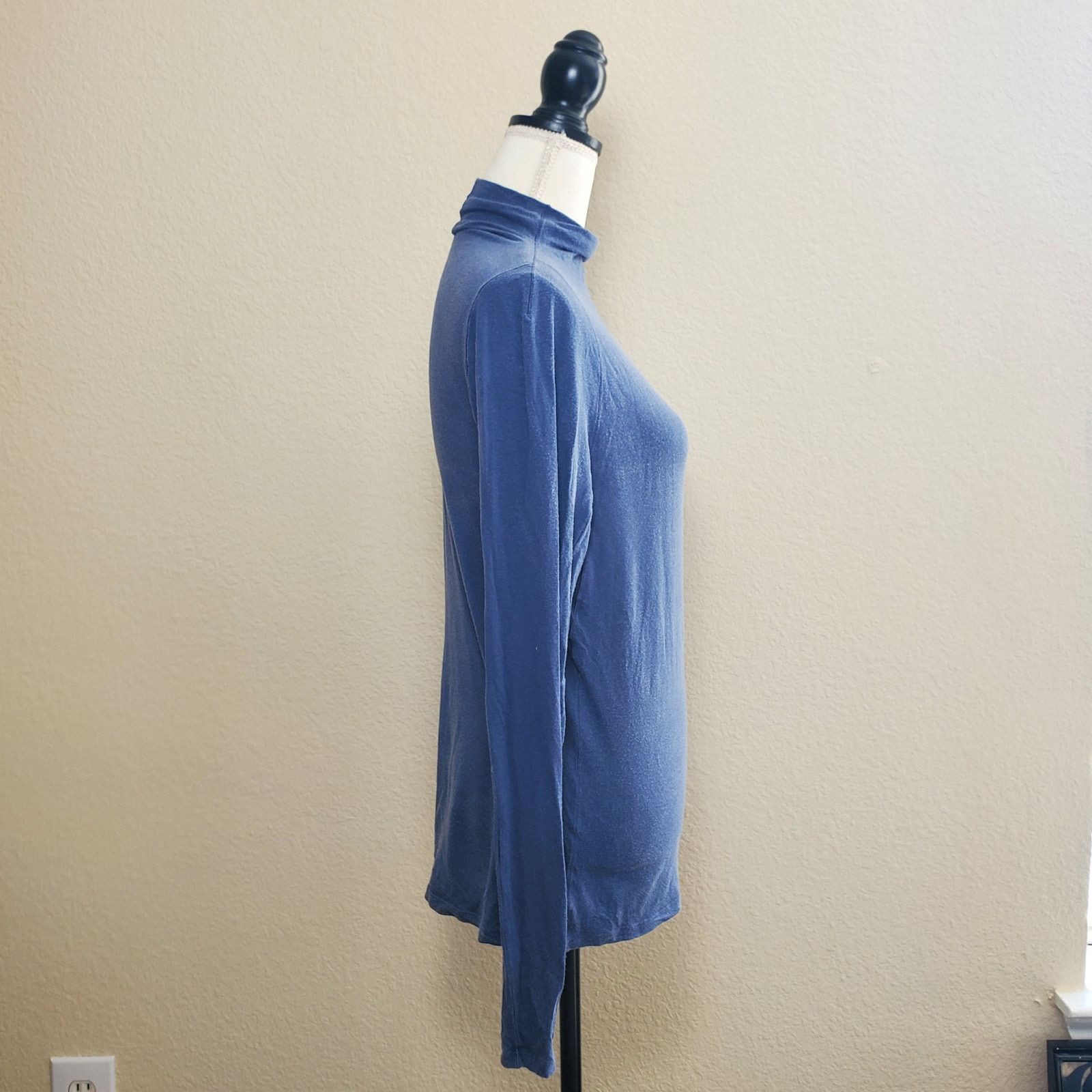Lululemon Lululemon Blue Turtleneck Top 10 Size L / US 10 / IT 46 - 2 Thumbnail