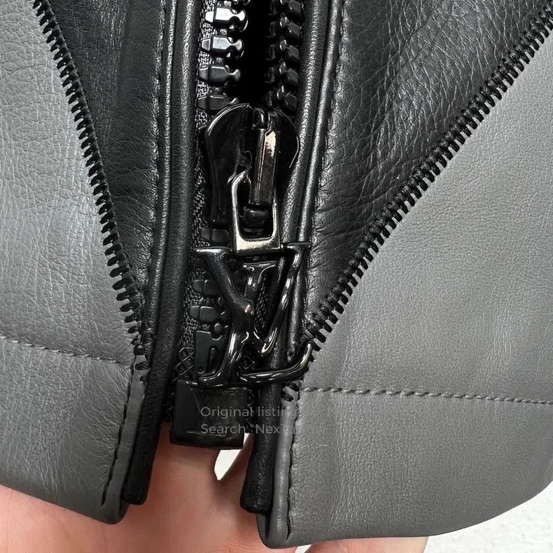Louis Vuitton Louis Vuitton Three-Flower Logo Leather Jacket Size US L / EU 52-54 / 3 - 5 Thumbnail
