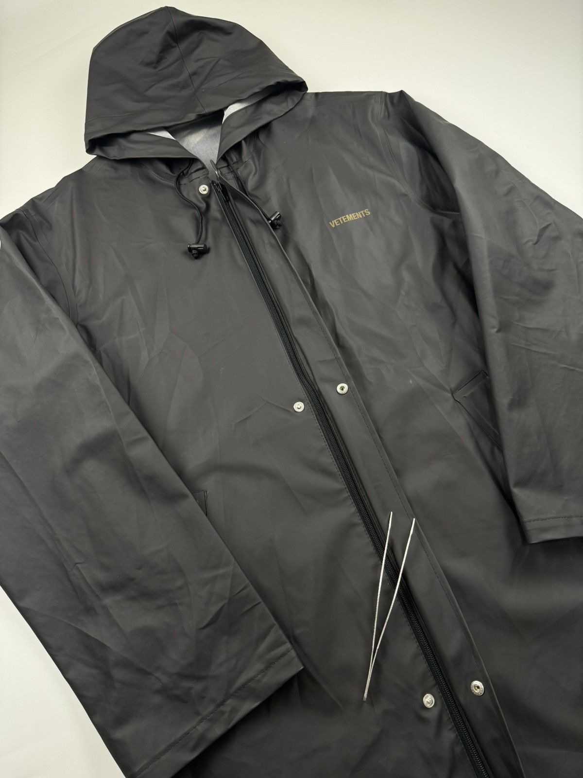 Vetements Vetements F/W’18 Oversized Rain Coat Size US XL / EU 56 / 4 - 7 Thumbnail