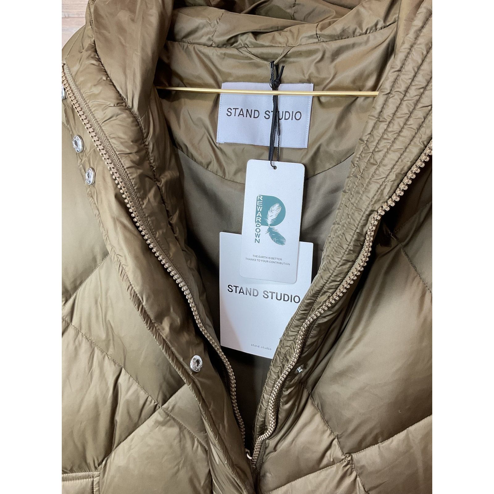 STAND STUDIO Stand Studio NWT Farrah Coat Khaki Green Puffer Women’s Sz M Size M / US 6-8 / IT 42-44 - 5 Thumbnail