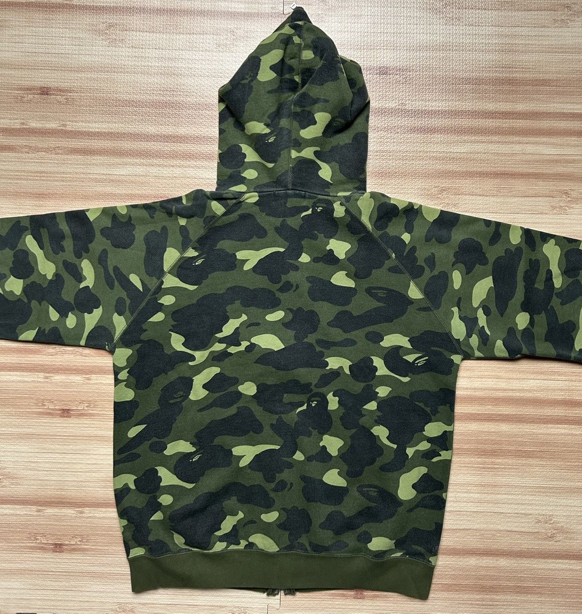 Bape 2004 Bape original camo general tag M Size US M / EU 48-50 / 2 - 2 Thumbnail
