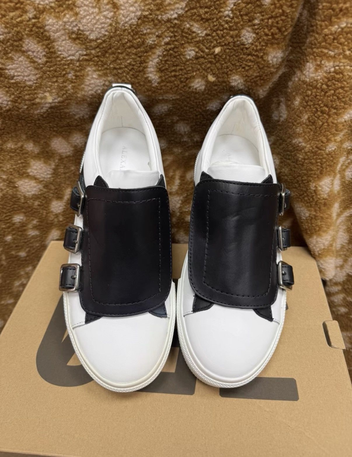 Alexander McQueen Alexander McQueen Triple Strap Low Top Sneakers K37 Size US 7 / IT 37 - 3 Thumbnail