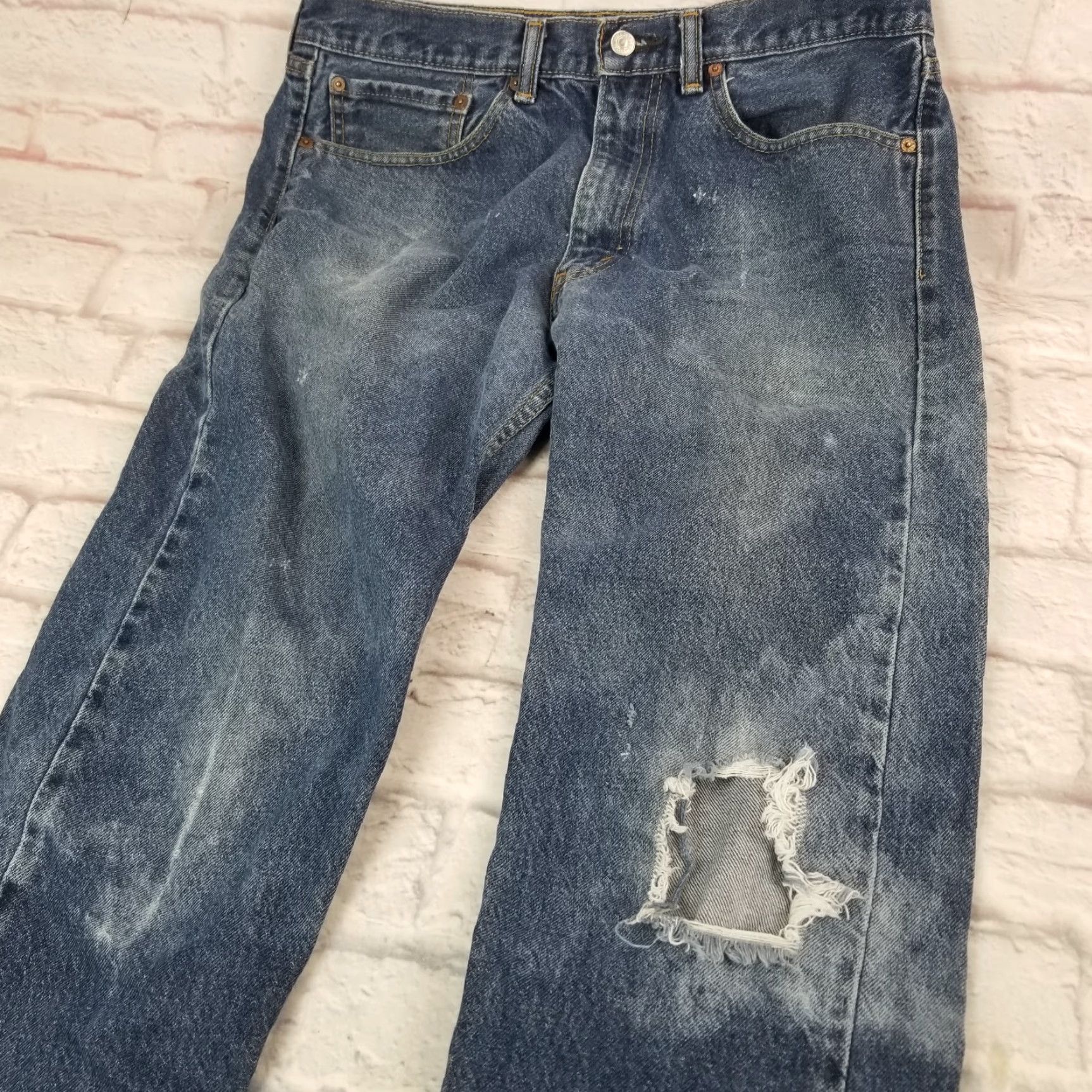 Denime VINTAGE Levi Strauss & CO. 505 Jeans Denim Blue 34W 28L Tapered Distressed Mens Regular 5-Pocket Zip Rise Mid Inseam 28in Size US 34 / EU 50 - 3 Thumbnail