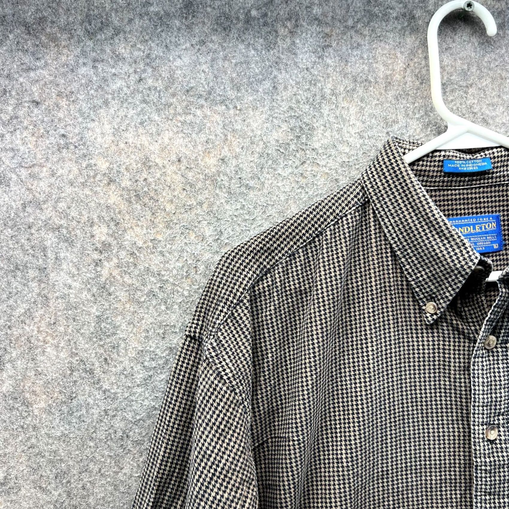 Pendleton VINTAGE Pendleton Shirt Mens Large Beige Button Down Cotton Houndstooth Flannel Size US L / EU 52-54 / 3 - 7 Thumbnail