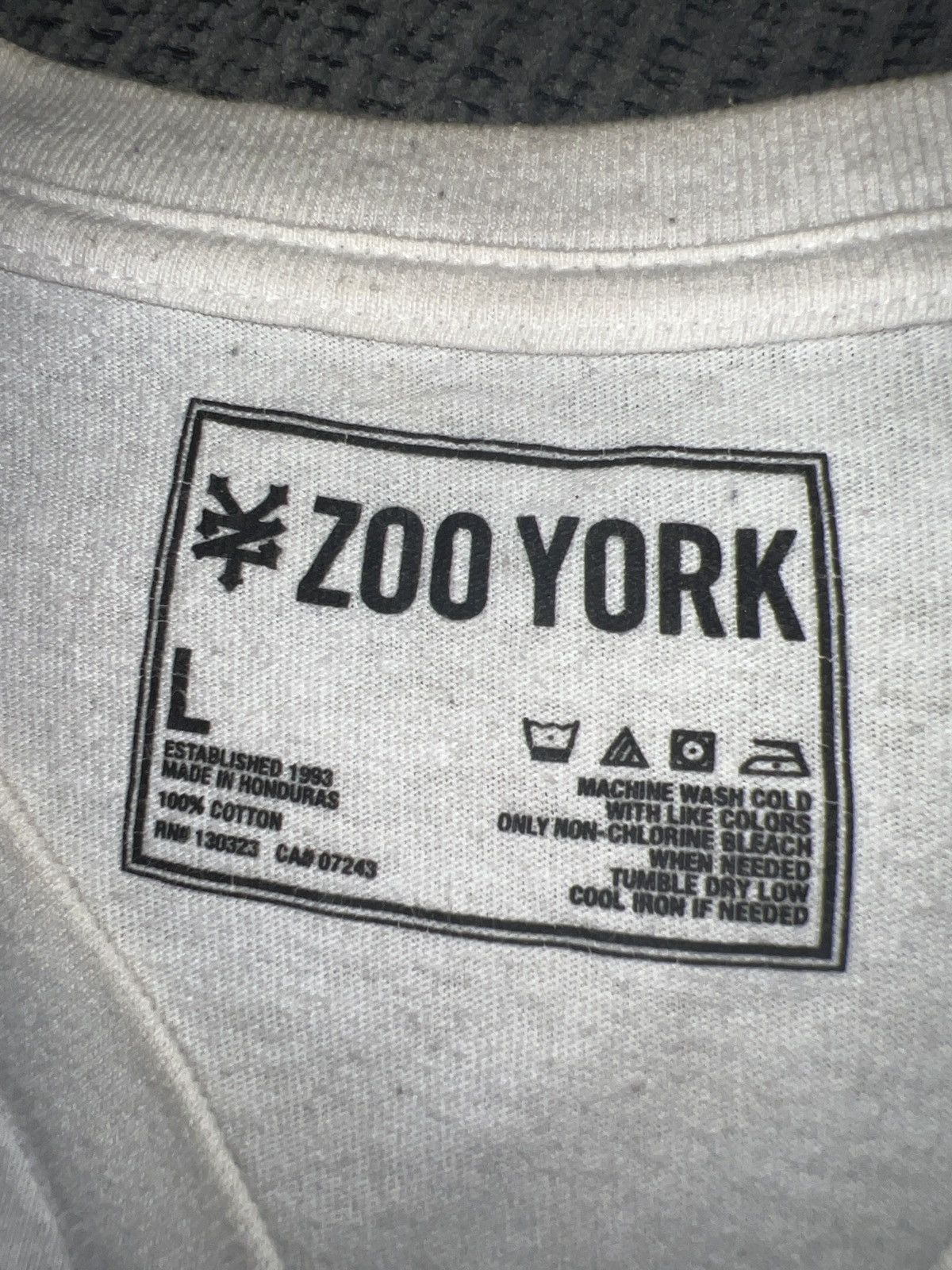 Zoo York Zoo York Striped V-Neck Tee Size US L / EU 52-54 / 3 - 6 Thumbnail
