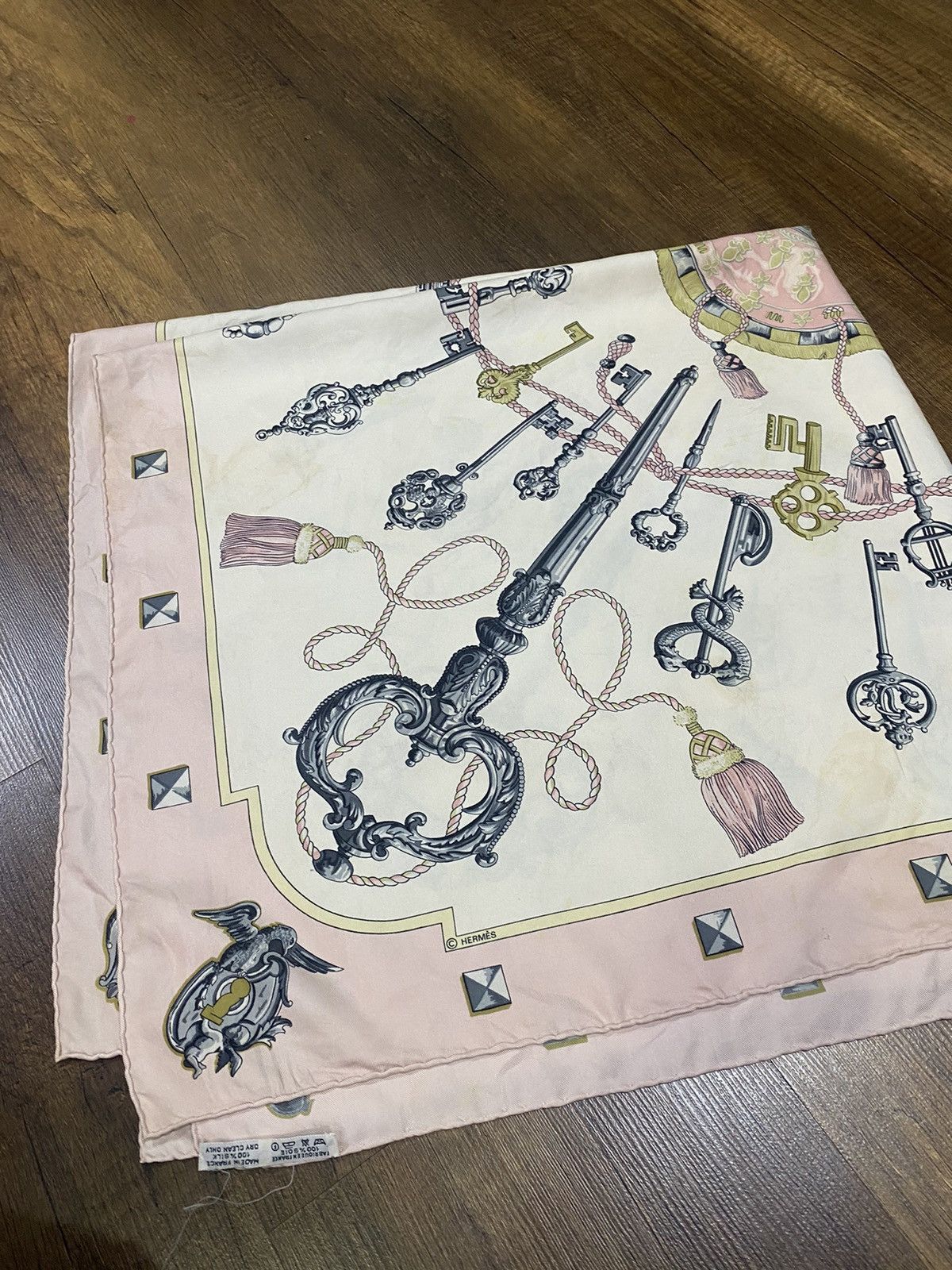 Hermes Authentic Vintage Hermes Scarf 100% Silk Size ONE SIZE - 6 Thumbnail