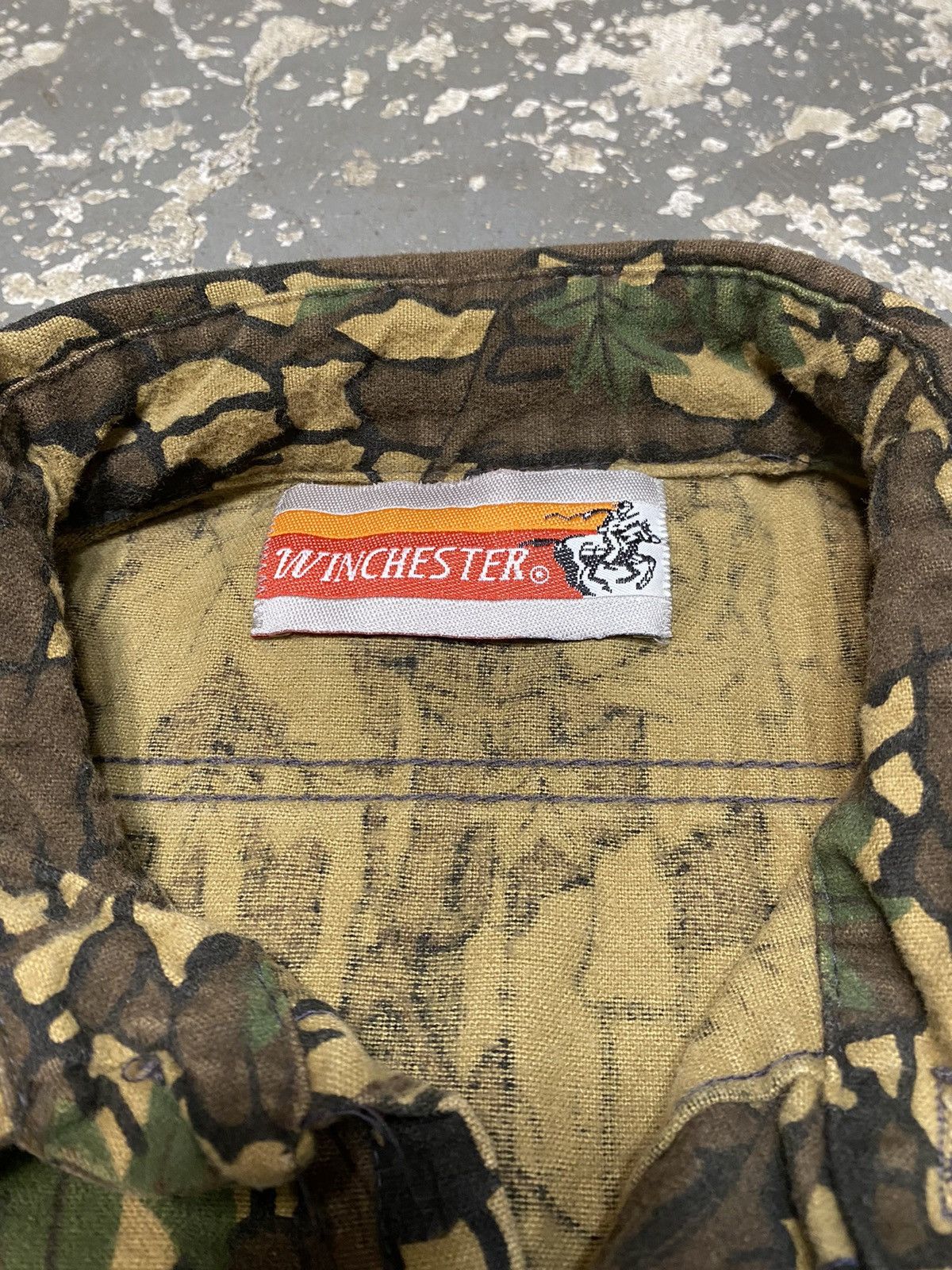 Carhartt × Realtree × Vintage Vintage Winchester Camo Trebark RealTree Botton Up Jacket Size US L / EU 52-54 / 3 - 4 Thumbnail