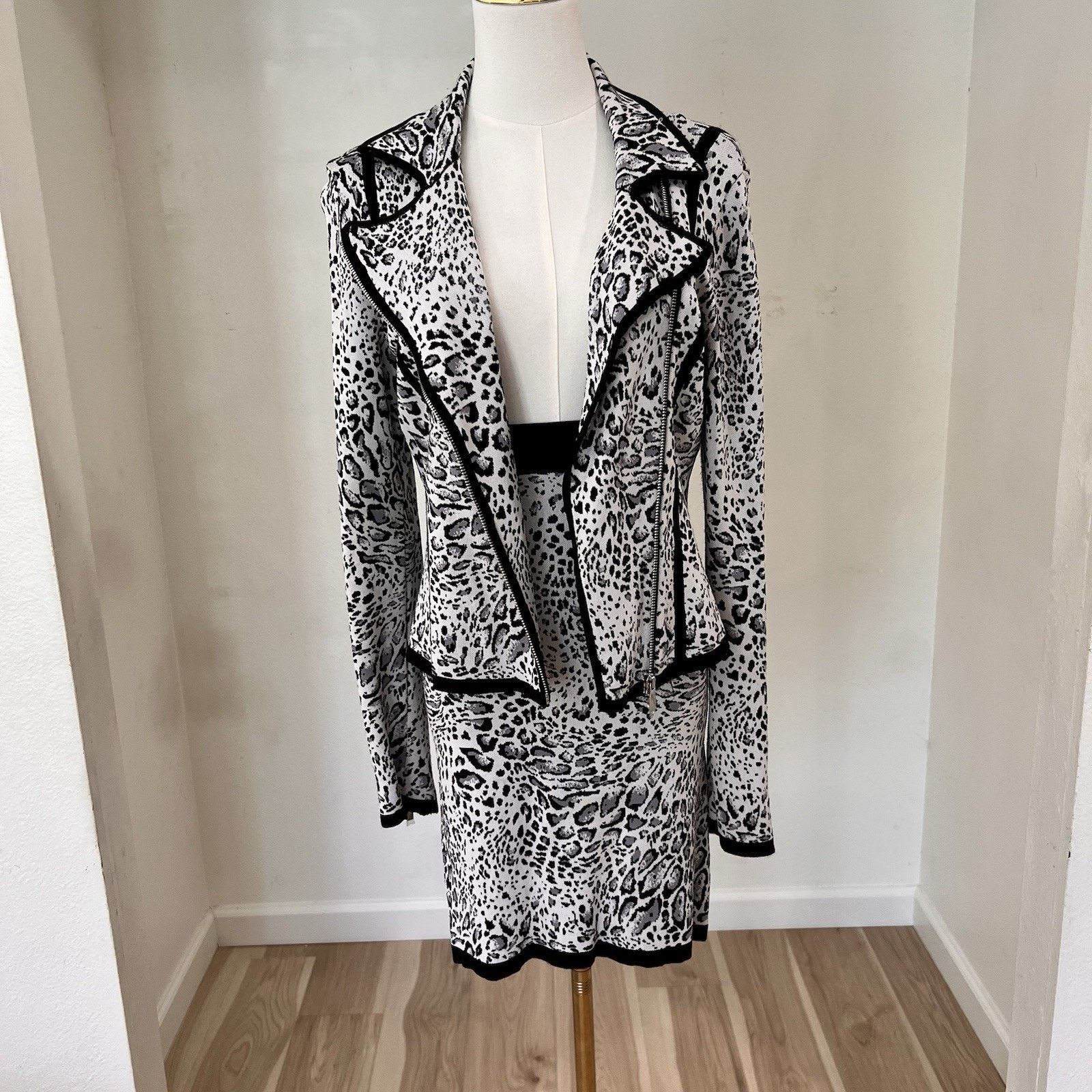 Other NWOT Y2K Caché Two Piece Skirt Set Leopard Print Moto Zip Size 22" - 7 Thumbnail