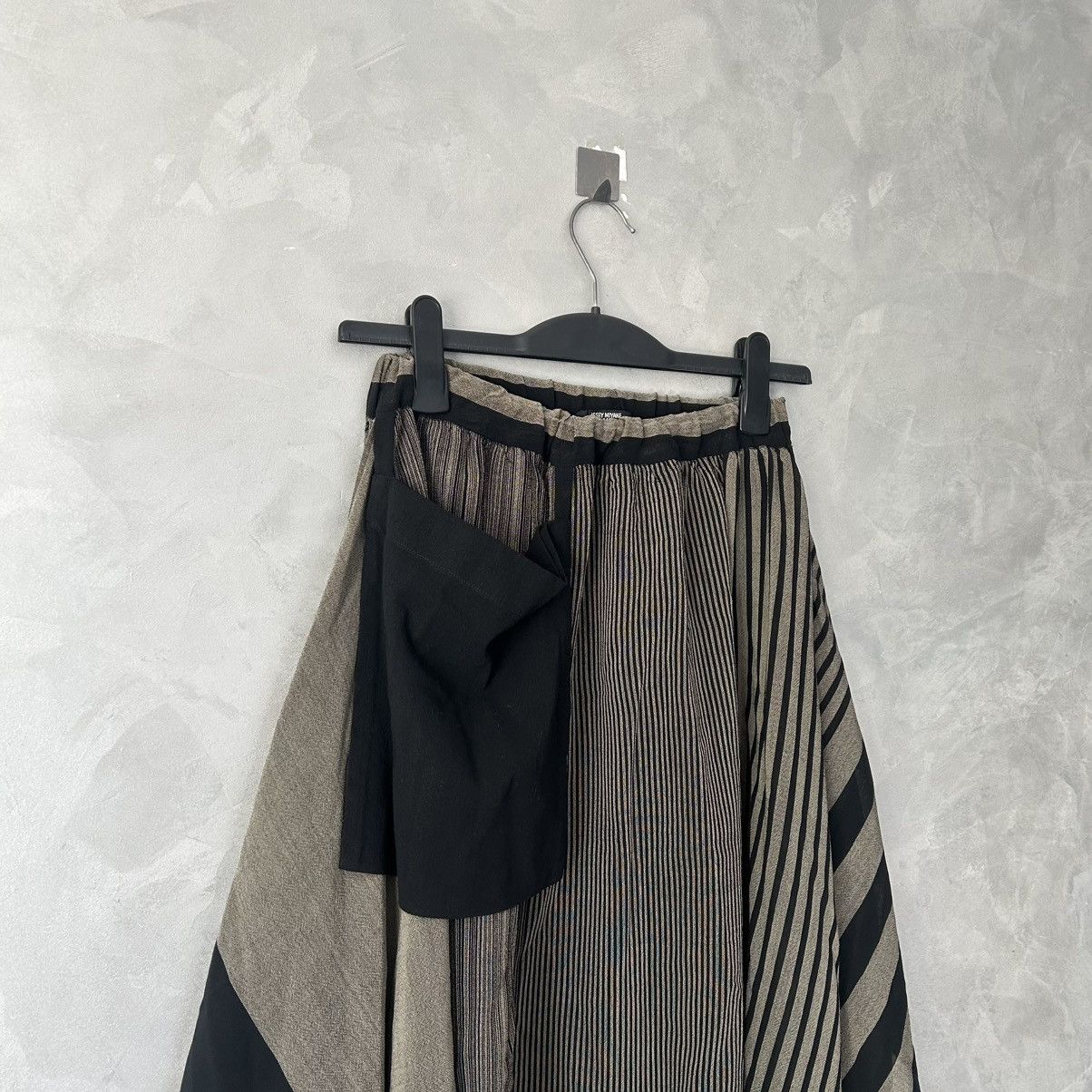 Issey Miyake Archive 1980’s Issey Miyake Permanente Striped Wool Skirt Size 25" / US 0 / IT 36 - 9 Thumbnail