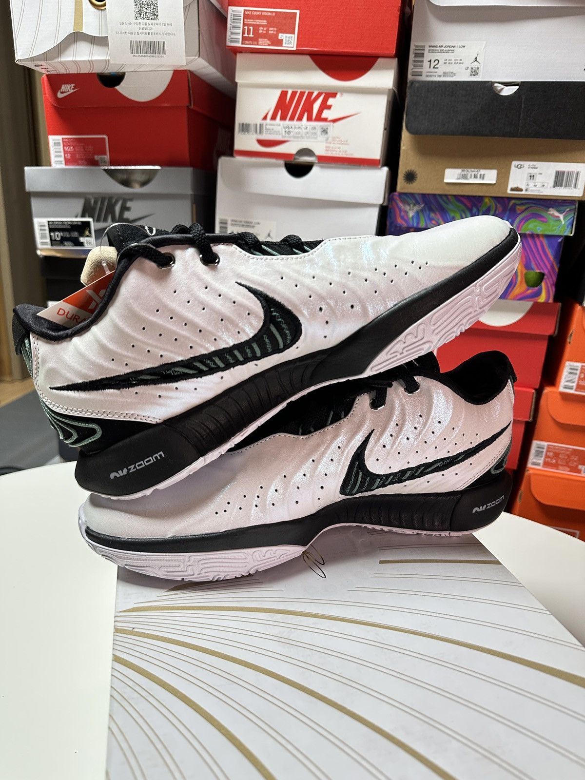 Nike NIKE LEBRON XXI 21 WHITE BLACK BICOASTAL MEN SIZE 11 NEW BOX Size US 11 / EU 44 - 3 Thumbnail
