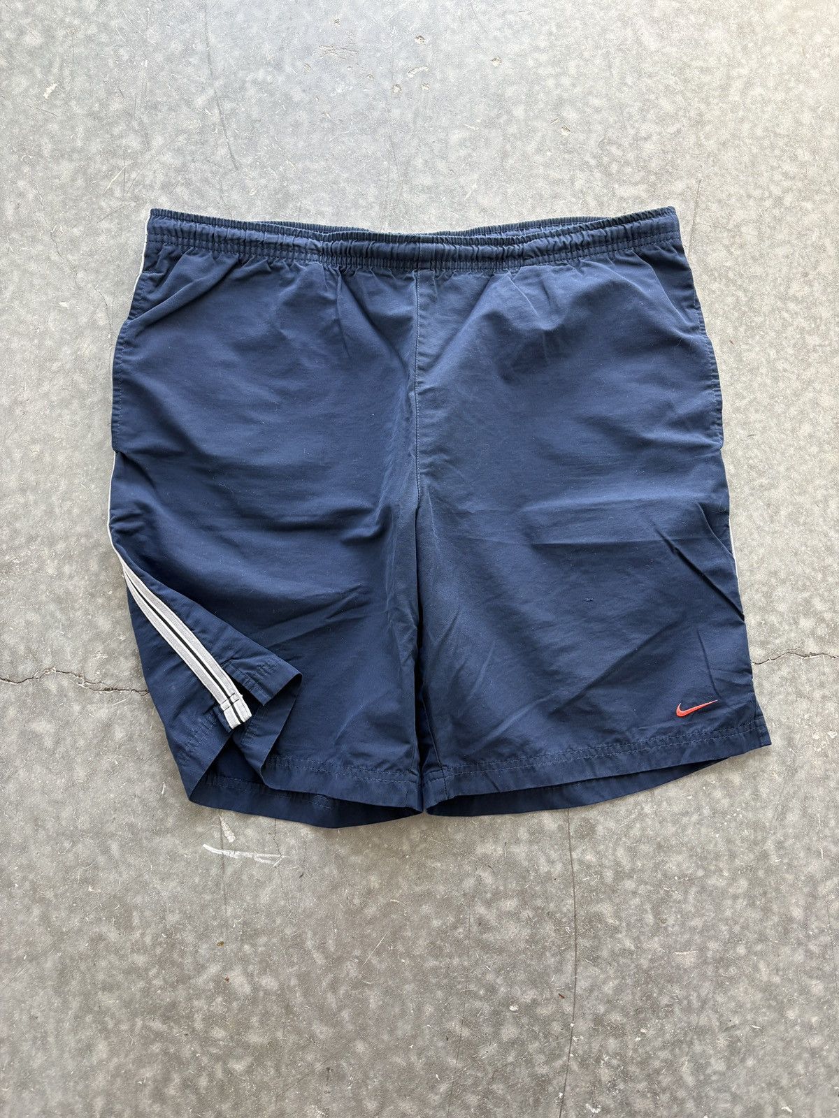 Nike Vintage Y2K Nike Shorts Skater Style Nylon Baggy Size US 38 / EU 54 - 1 Thumbnail