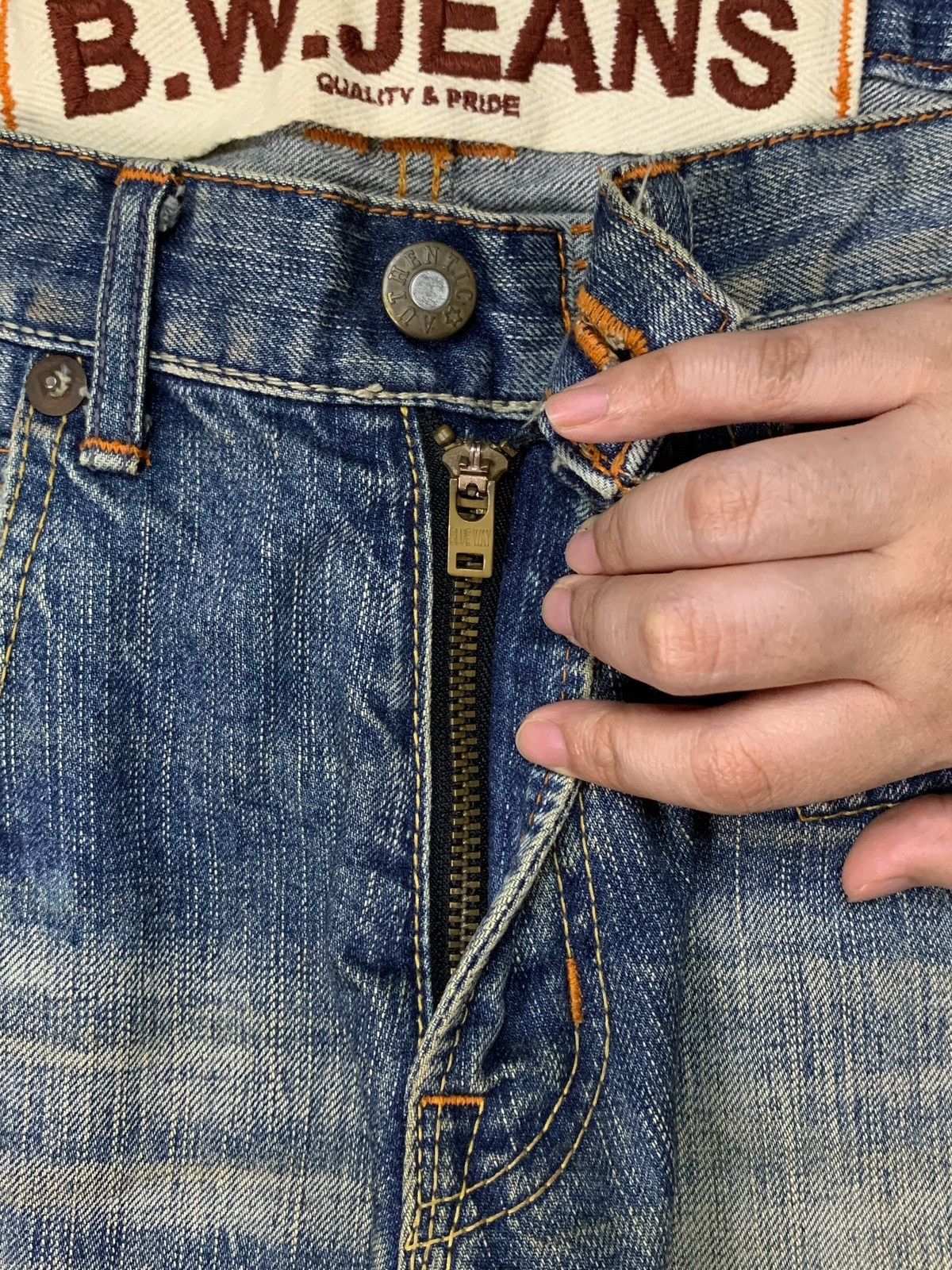 Japanese Brand Vintage Japanese Blue Way Rusty Wash Distressed Loose Jeans Size US 32 / EU 48 - 3 Thumbnail