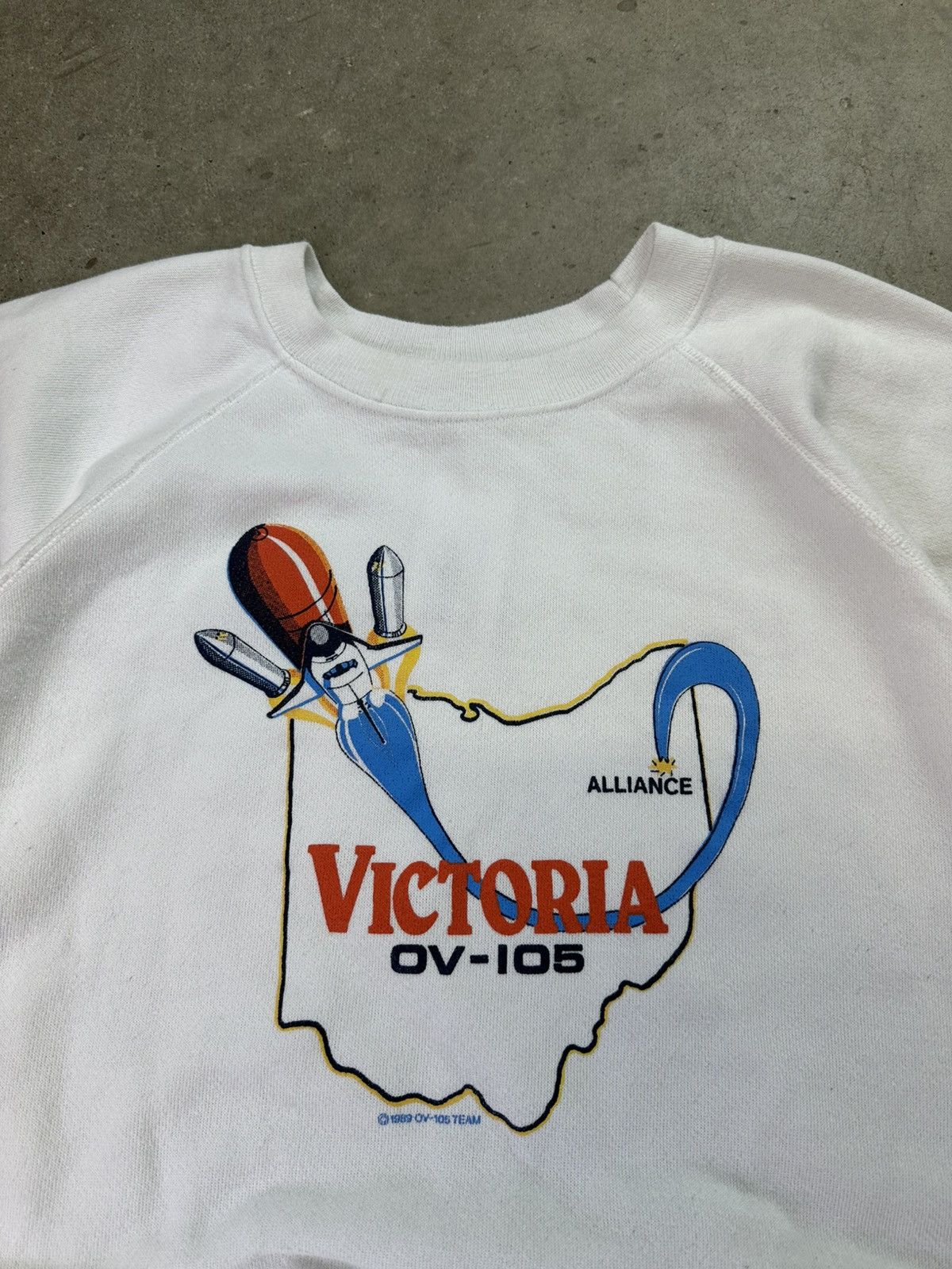 Vintage vintage 80s victoria spaceship canada crewneck large Size US L / EU 52-54 / 3 - 3 Thumbnail
