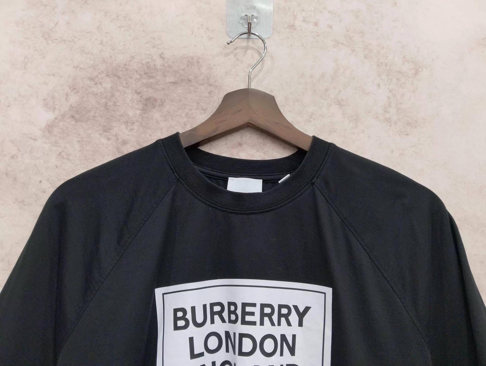 Burberry Burberry Logo Patch Crew Short-Sleeve T-Shirt M Size US M / EU 48-50 / 2 - 3 Thumbnail