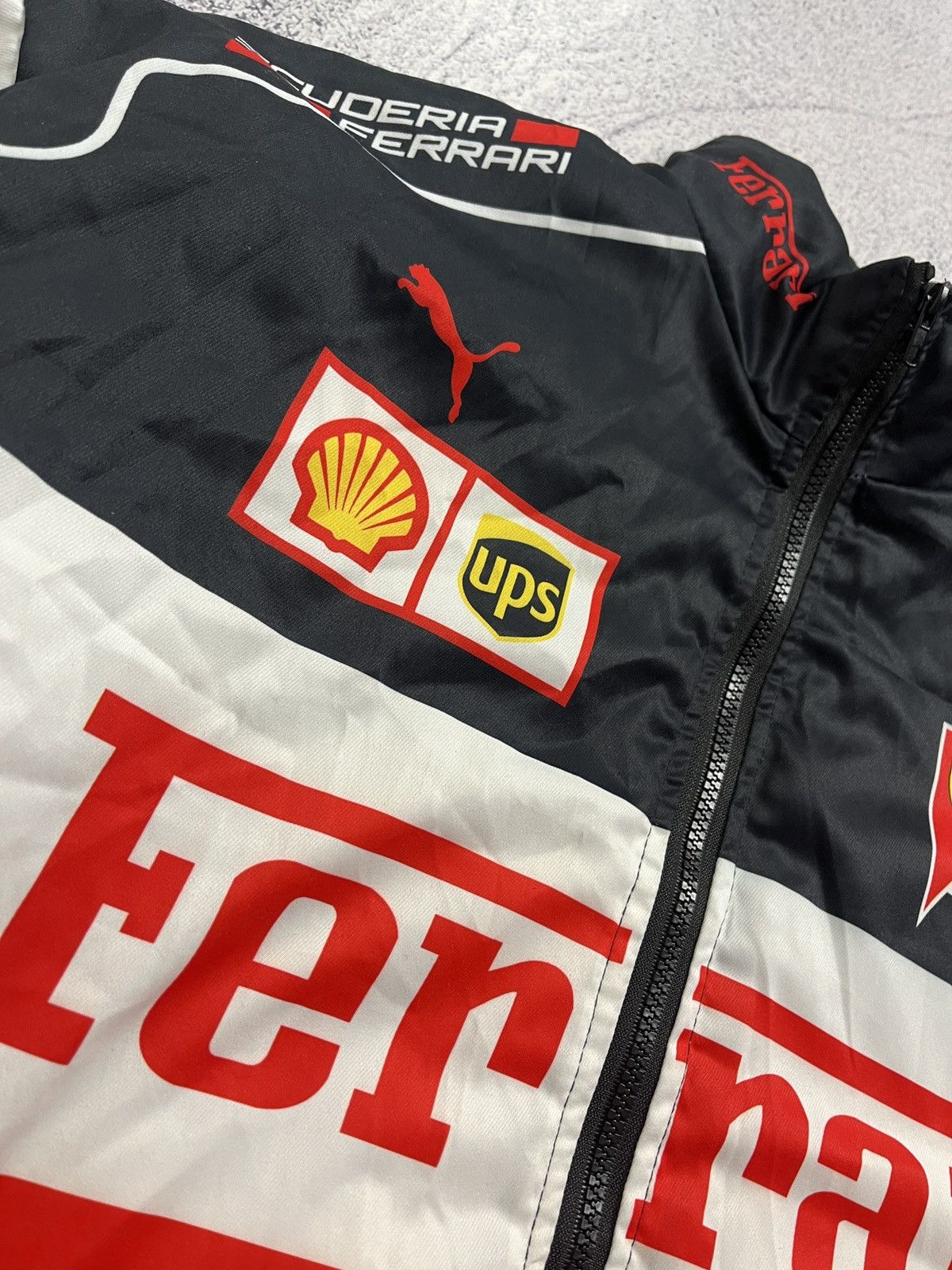 Ferrari × Formula 1 Ferrari F1 Racing Jacket Hype Rare Big Logo Marlboro Size US M / EU 48-50 / 2 - 7 Thumbnail