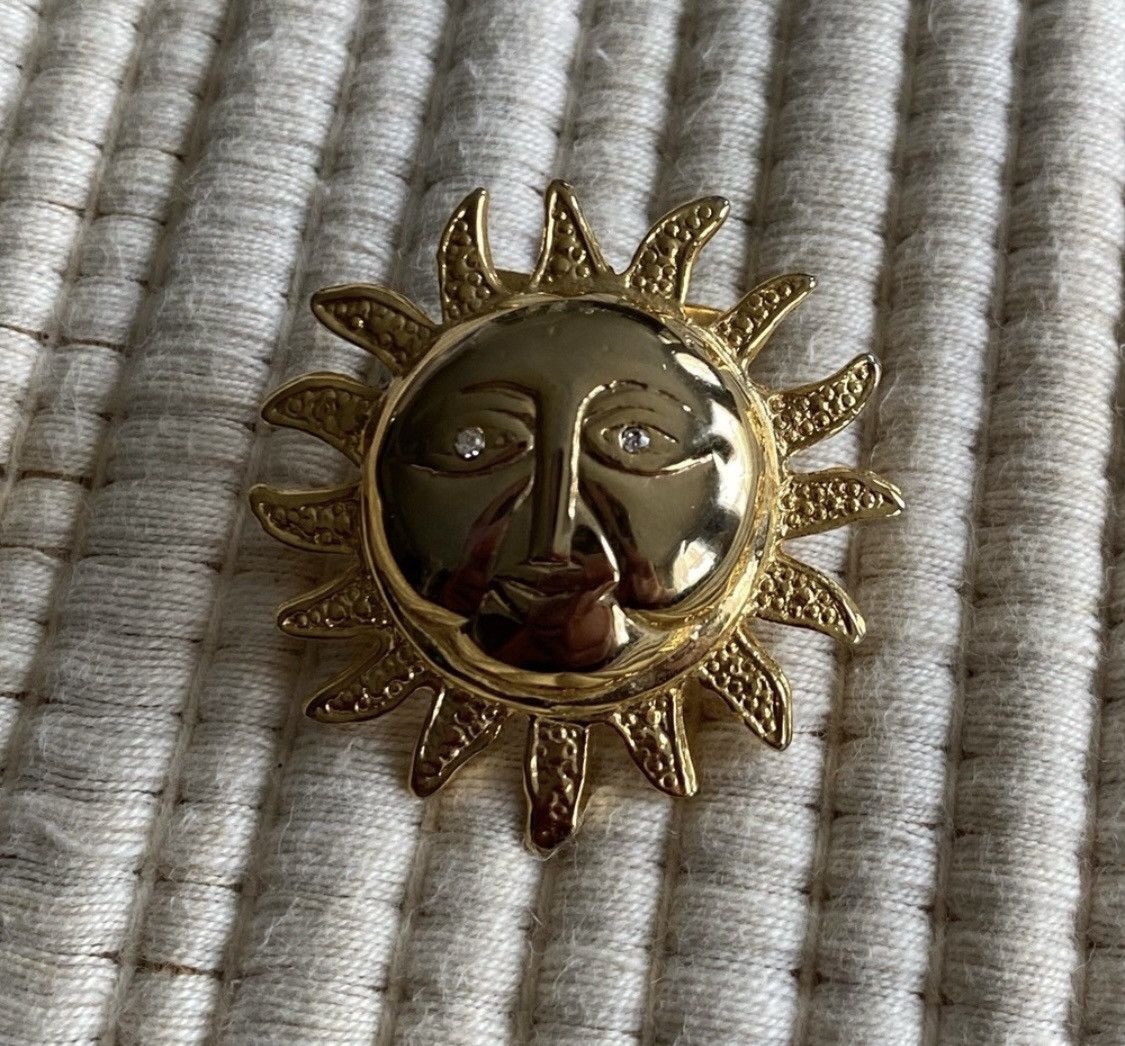 Other VINTAGE TEXTURED GOLD SUN FACE BROOCH PIN WITH DIAMOND EYES Size ONE SIZE - 7 Thumbnail