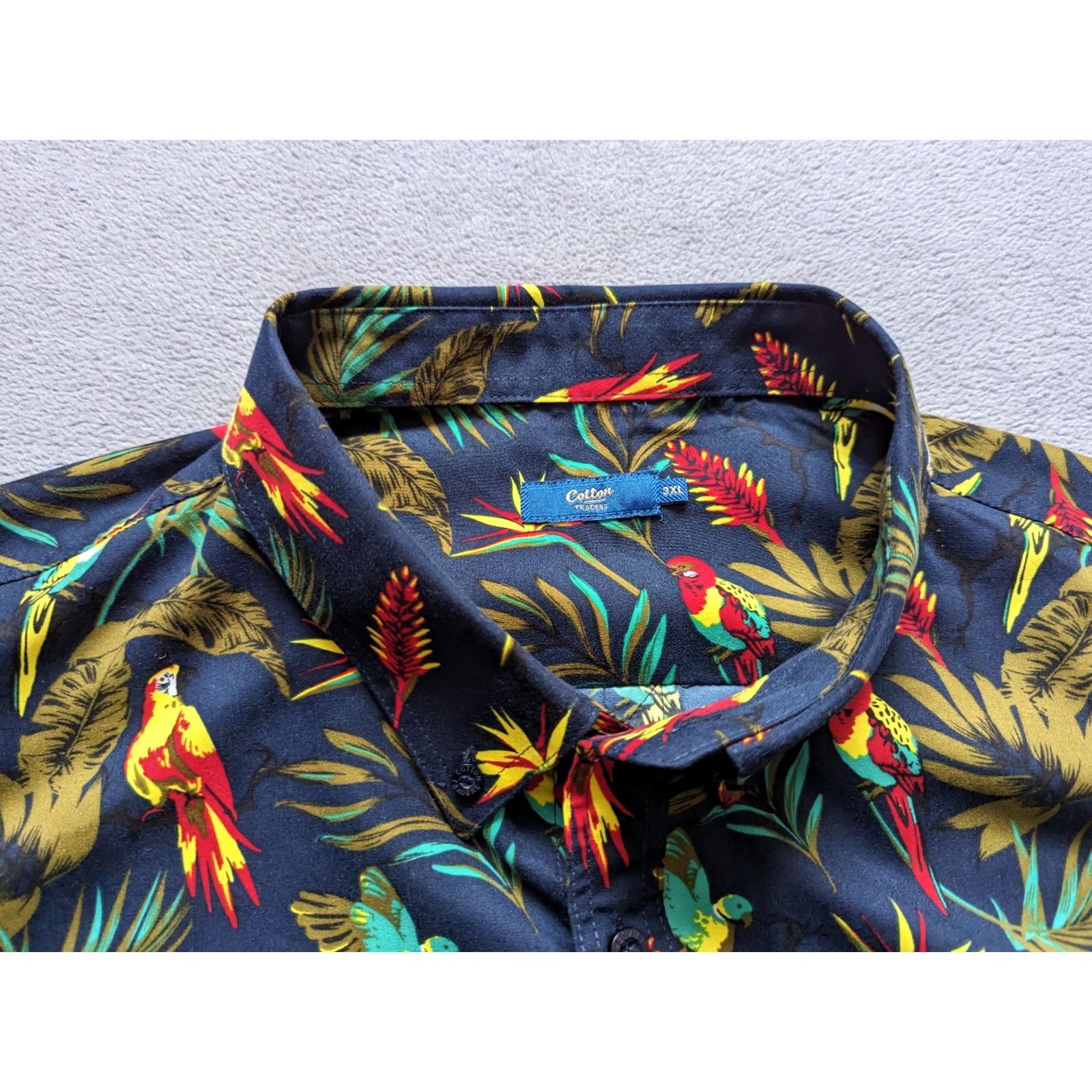 Cotton Traders Cotton Traders Parrots Button-Up Short Sleeve Shirt Mens 3XL Multicolor Cotton Traders Shirt Mens 3XL Short Sleeve Parrots Button-Up Mens Size US XXL / EU 58 / 5 - 3 Thumbnail