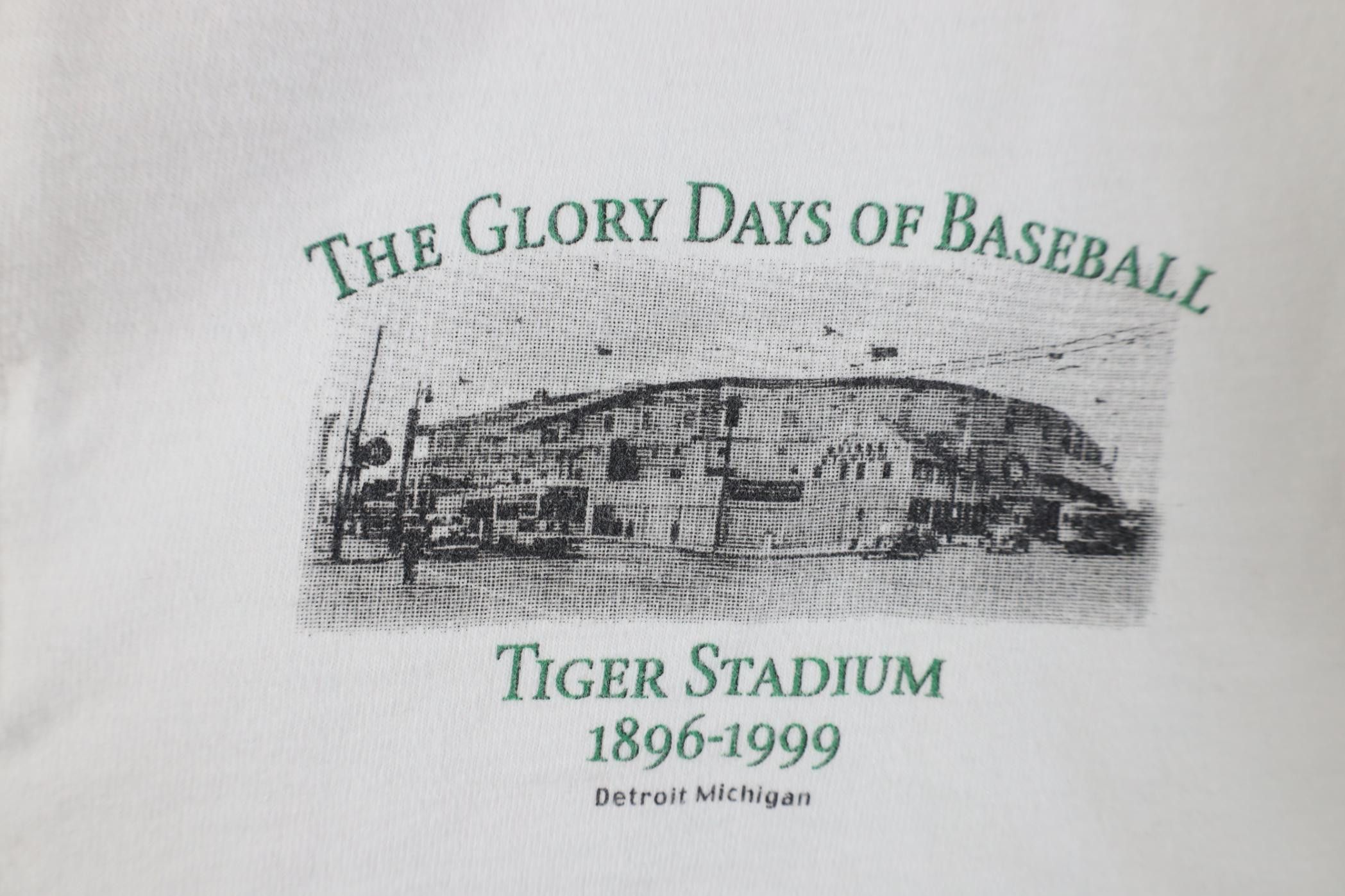 Vintage Vintage 90s Tiger Stadium Tigers Short Sleeve T-Shirt Size US XL / EU 56 / 4 - 4 Thumbnail
