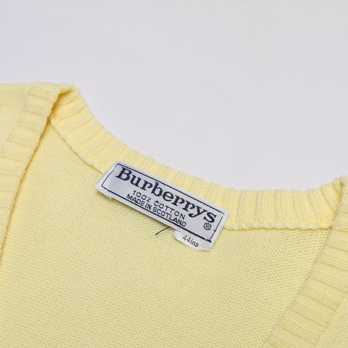 Burberry Burberrys Vintage Small Logo V-neck Sweater London Size US L / EU 52-54 / 3 - 8 Thumbnail