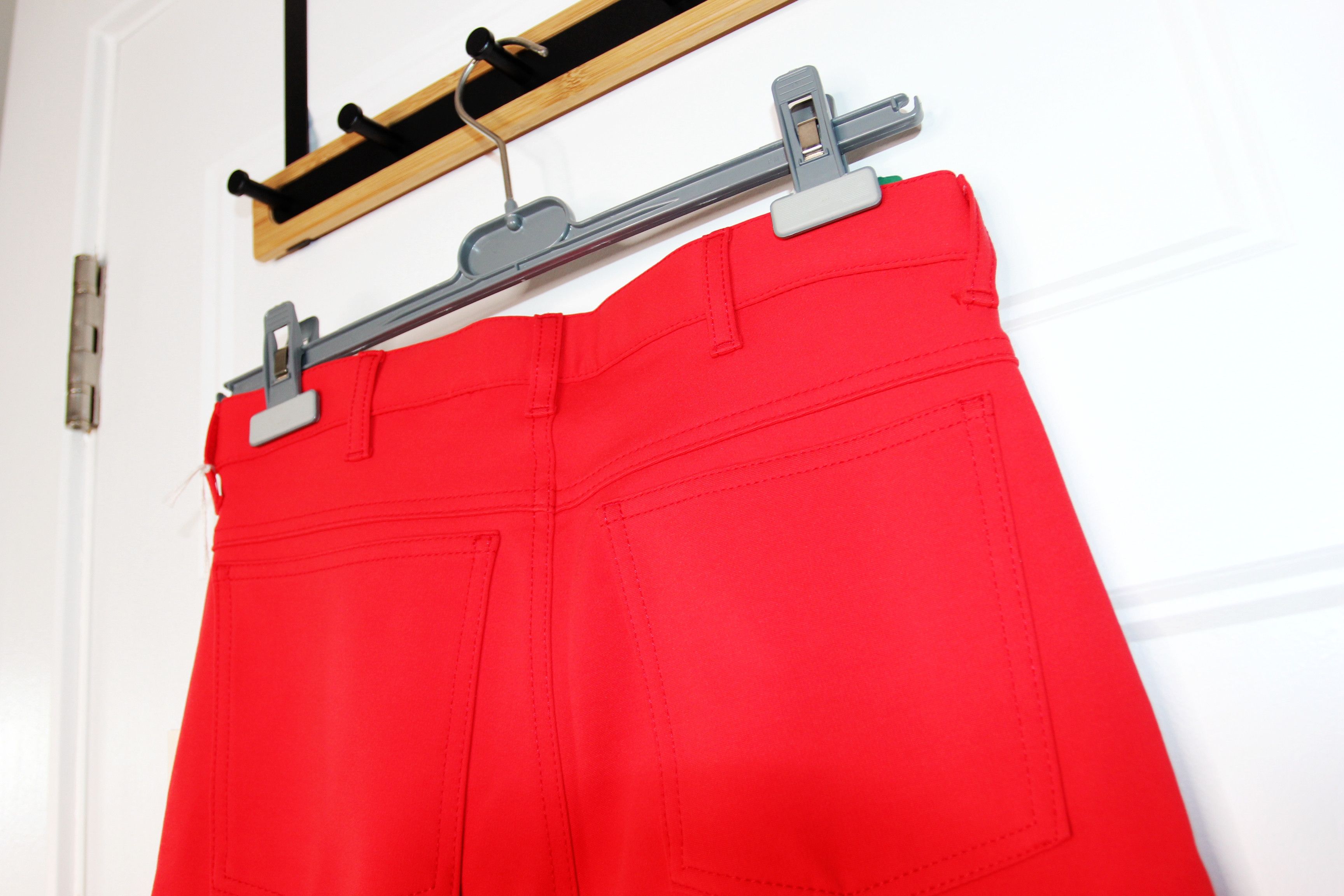Marni BNWT SS23 MARNI COMPACT VISCOSE JERSEY LACQUER PANTS 44 Size US 28 / EU 44 - 6 Thumbnail