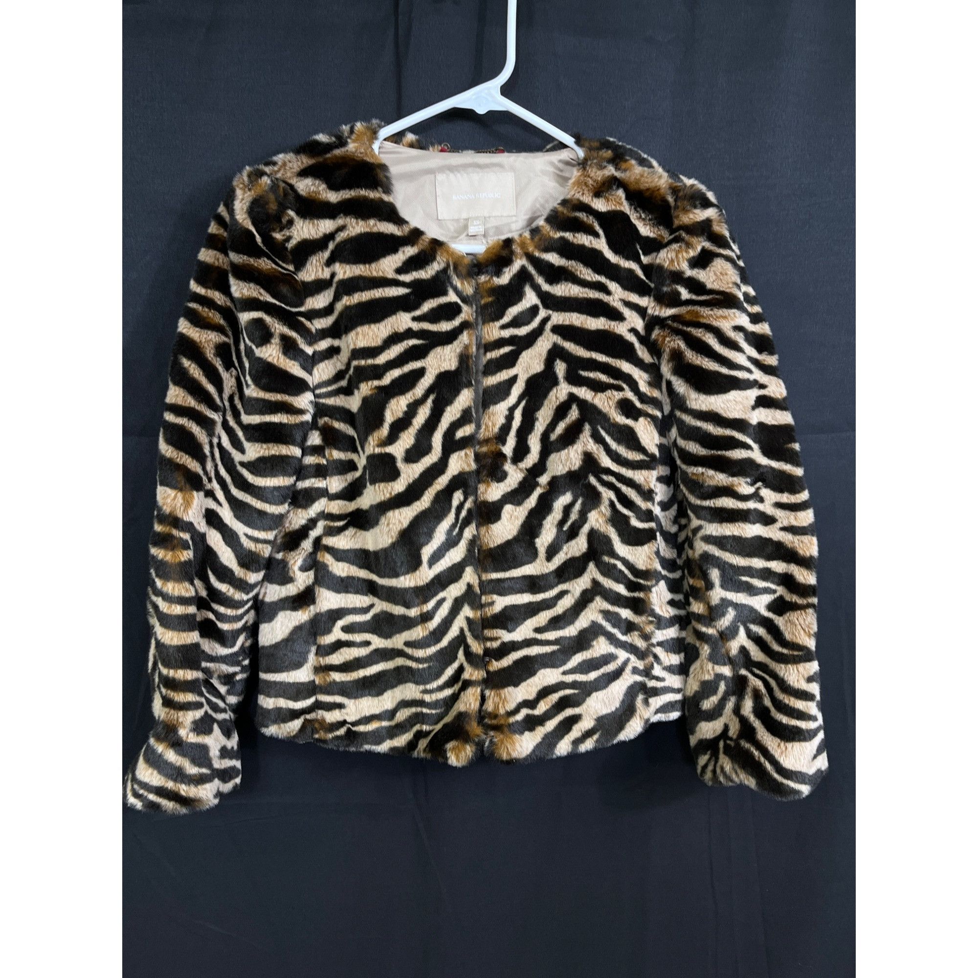 Banana Republic Banana Republic SKU 7894 Womens Faux Fur Tiger Print Jacket Size XS / US 0-2 / IT 36-38 - 1 Thumbnail