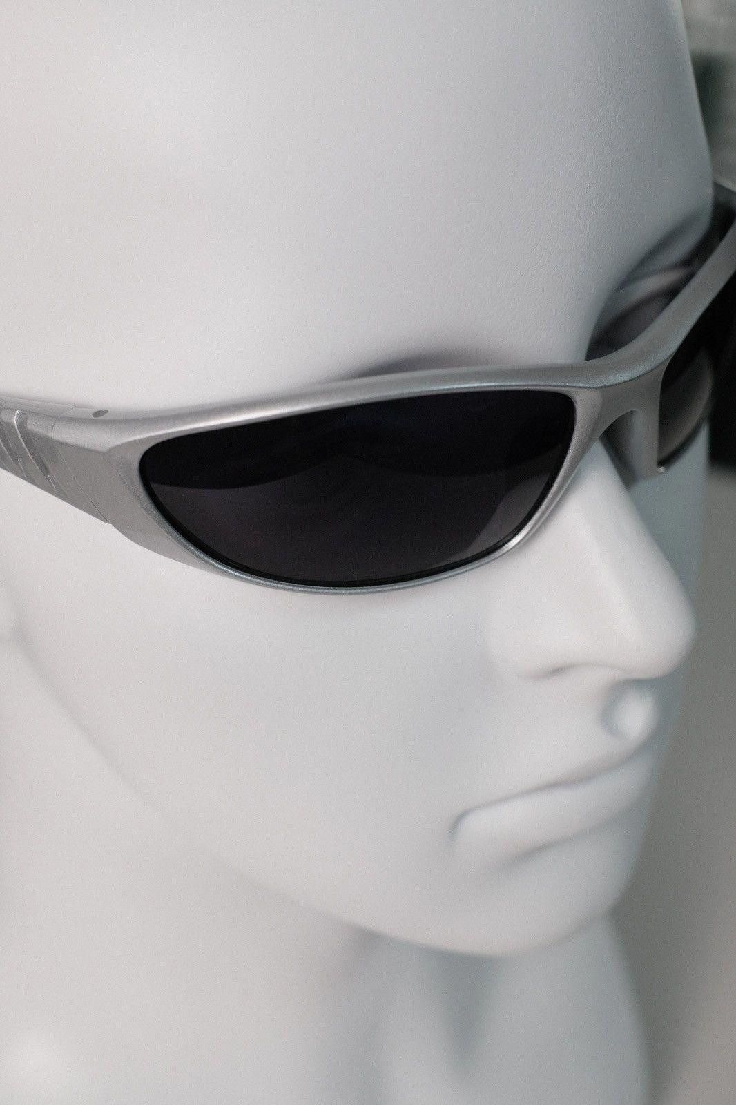 Japanese Brand Vtg Y2k Avant Garde Futuristic Sunglasses Sliver Unisex OS Size ONE SIZE - 5 Thumbnail
