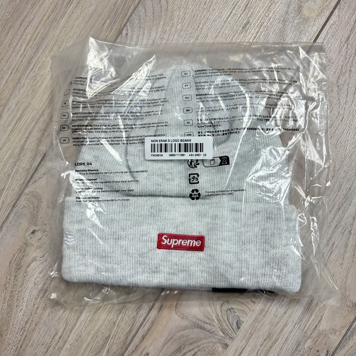 Hypebeast Supreme New Era S Logo Beanie Light Ash Grey FW24 DS Size ONE SIZE - 4 Thumbnail