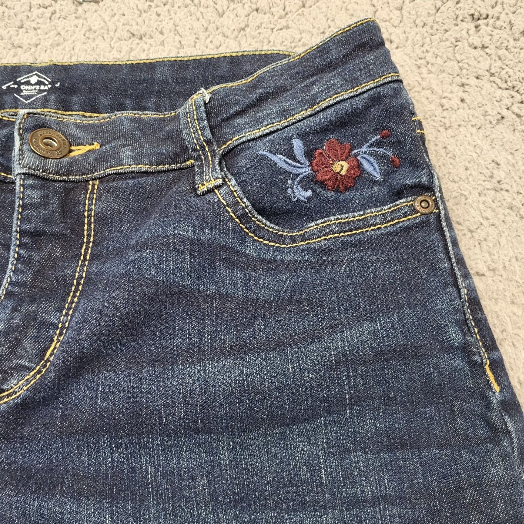Vintage St. John's Bay Jeans Women's Size 4 Blue Tapered Leg Dark Embroidered Floral Size 27" / US 4 / IT 40 - 5 Thumbnail