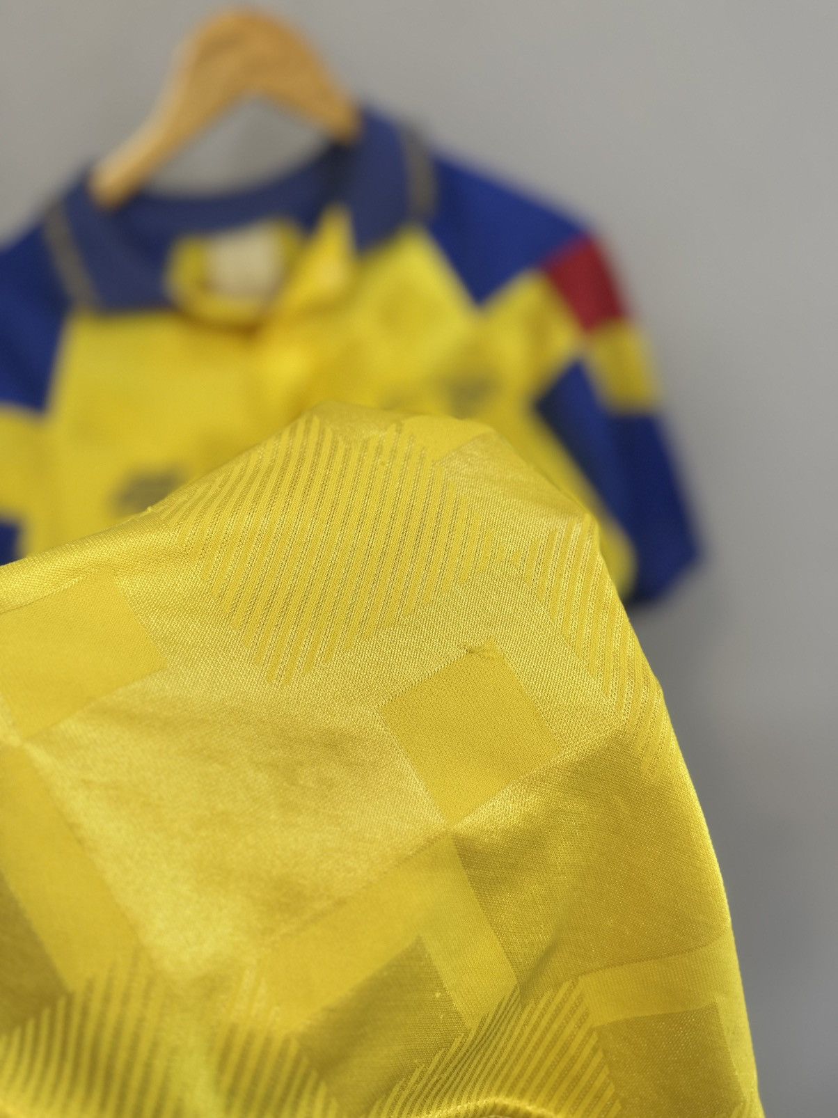 Umbro VINTAGE DERBY COUNTY 1992-1993 FOOTBALL AWAY SHIRT UMBRO Size US XL / EU 56 / 4 - 6 Thumbnail