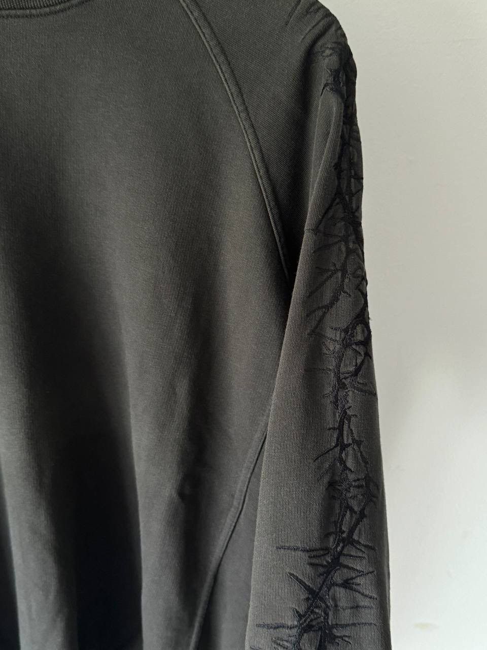 Haider Ackermann 🔥🔥 Haider Ackermann Thorn Embroidered Sleeve Sweatshirt Size US S / EU 44-46 / 1 - 4 Thumbnail
