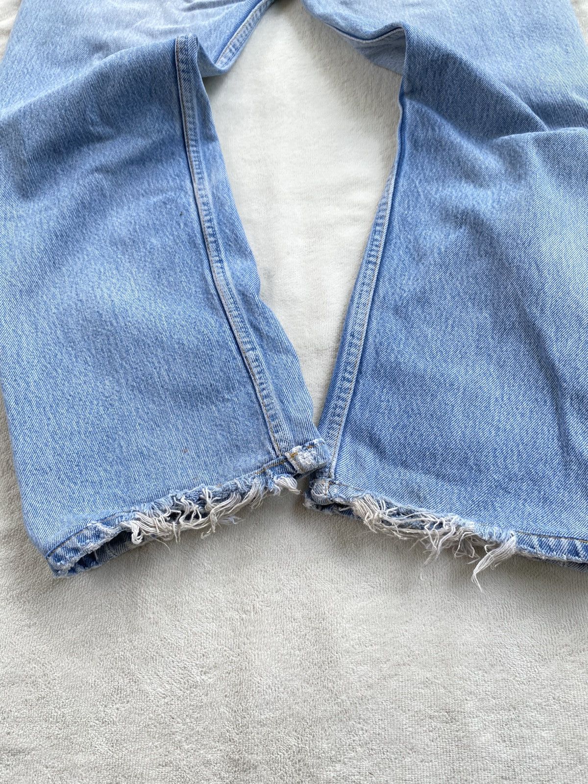 Levi's VINTAGE LEVIS 501xx DISTRESSED JEANS PANTS Size US 33 - 13 Thumbnail