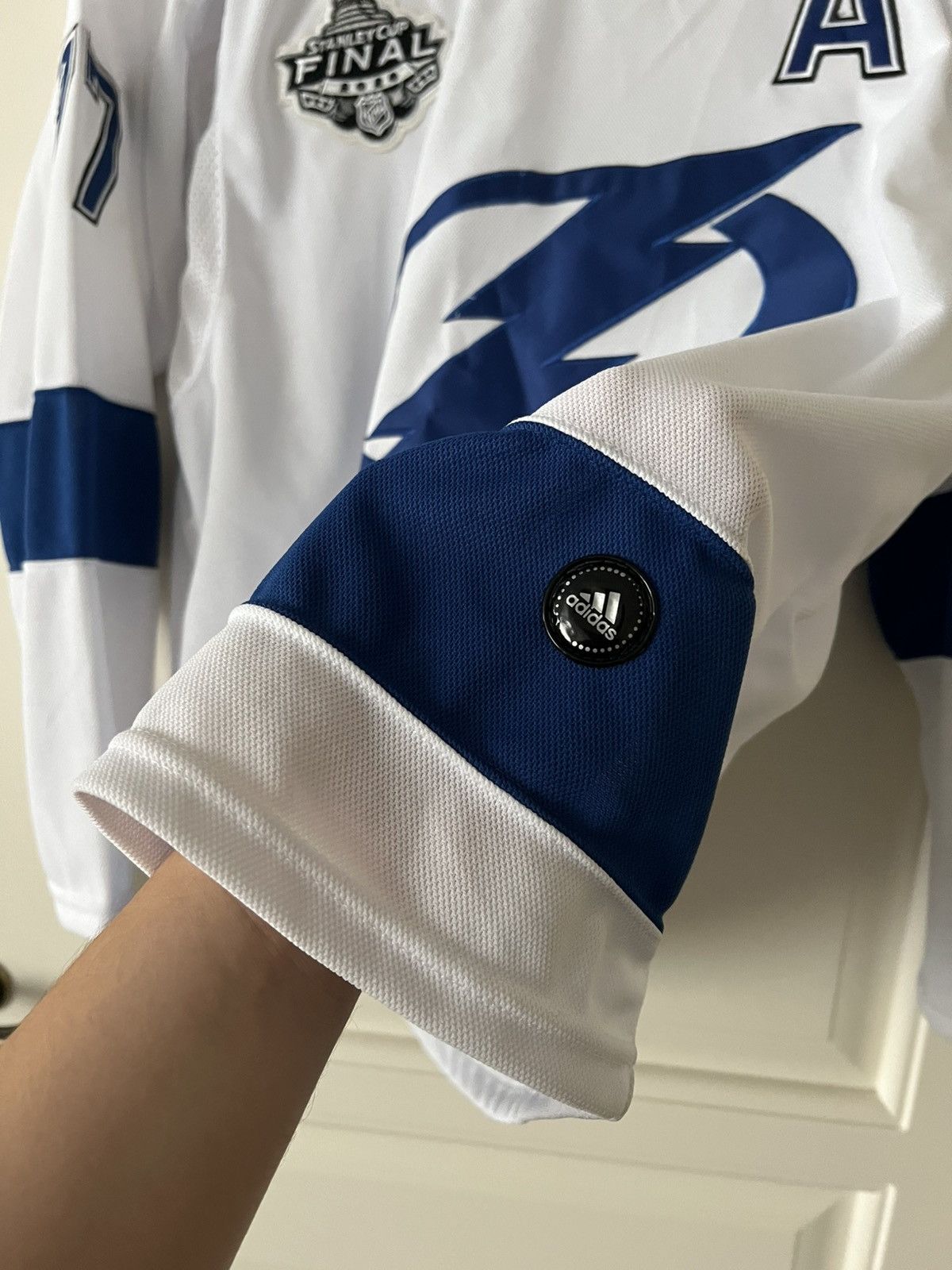 NHL Adidas NHL Tampa Bay Lightning #77 Hedman Jersey Size US XL / EU 56 / 4 - 13 Thumbnail