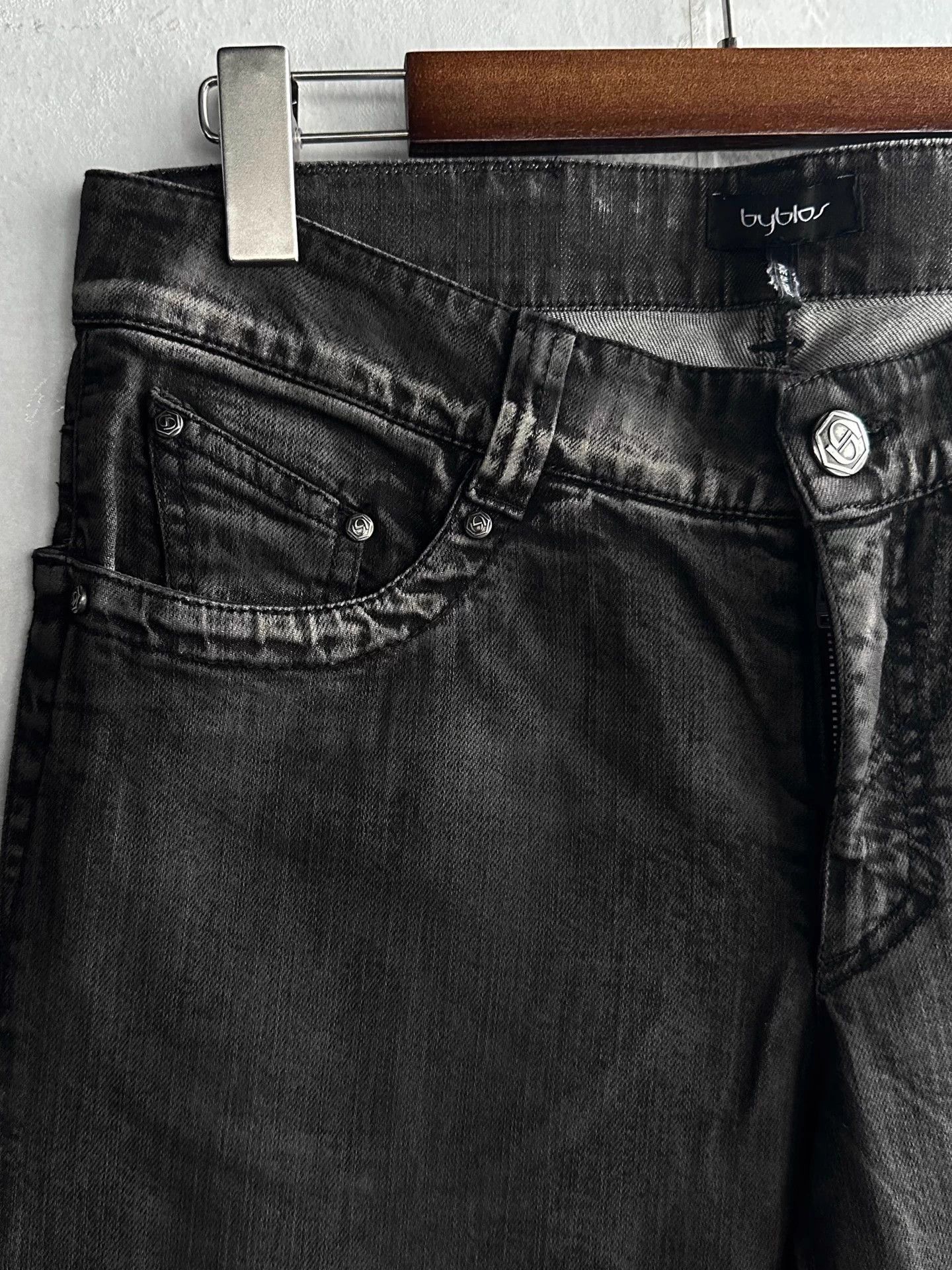 Byblos byblos 00s washed distressed jeans 30 Size US 30 / EU 46 - 4 Thumbnail