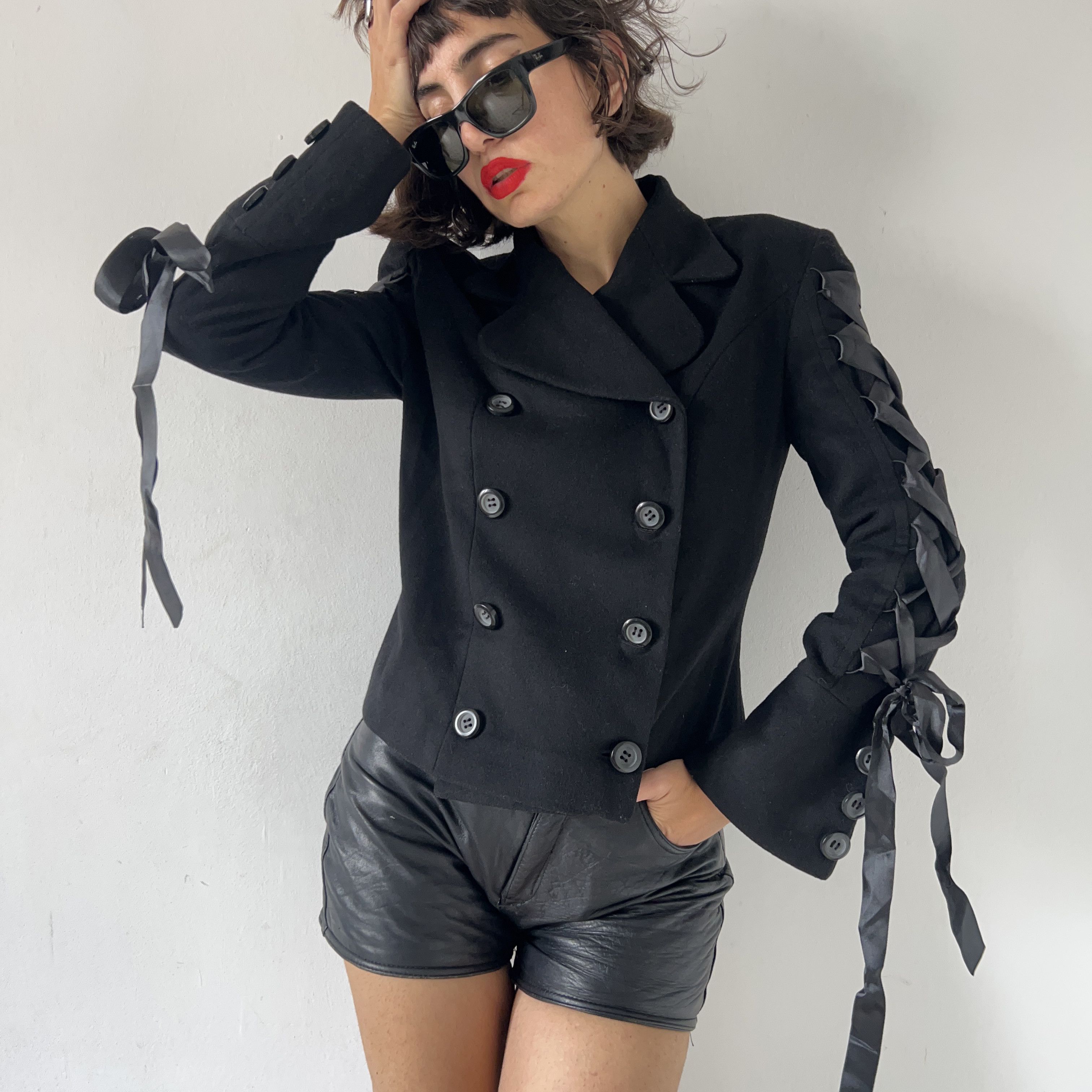 Vintage Cahsmere and wool black laced up blazer Size M / US 6-8 / IT 42-44 - 4 Thumbnail
