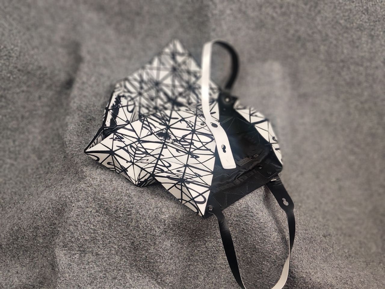 Issey Miyake Issey Miyake Bao Bao Japan Curtis Krig Tote Bag Black Art Size ONE SIZE - 11 Thumbnail