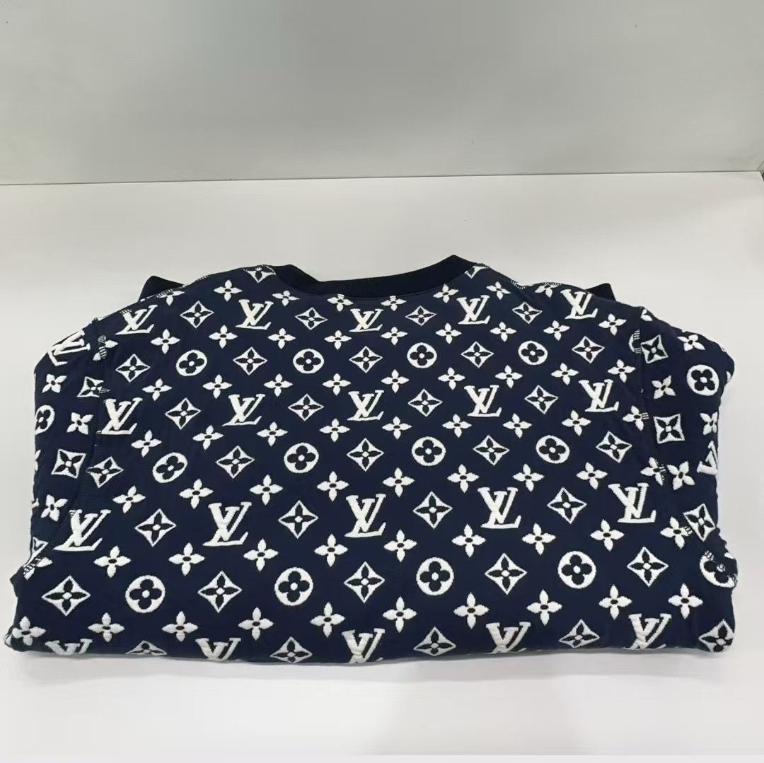 Louis Vuitton blue patterned crew neck sweatshirt from louis vuitton-yw Size US M / EU 48-50 / 2 - 6 Thumbnail