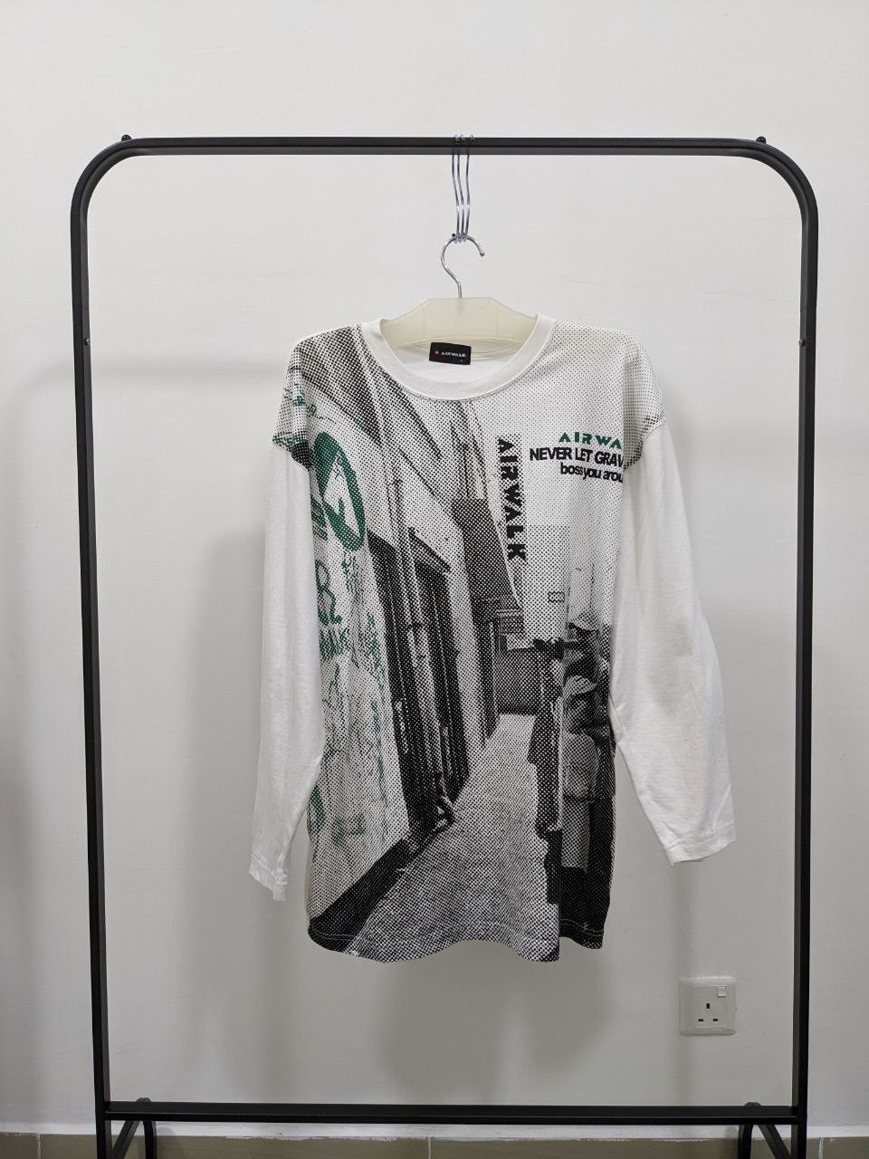 Airwalk VINTAGE SKATEBOARD AIRWALK STREETWEAR LONGSLEEVE AOP TEE Size US L / EU 52-54 / 3 - 1 Thumbnail