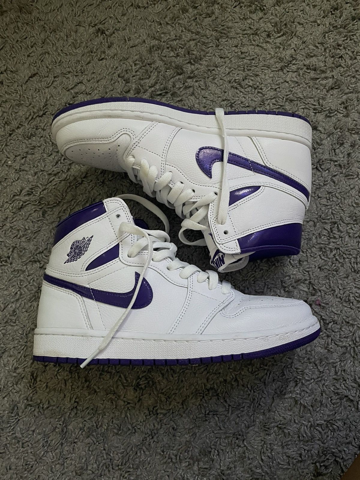 Jordan Brand 2021 Wmns Air Jordan 1 High OG 'Court Purple' Size US 7.5 / IT 37.5 - 1 Thumbnail