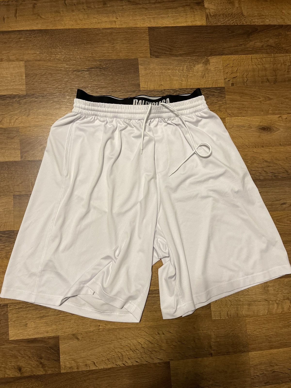 Pre-owned Balenciaga Detailed Basketball Shorts In White