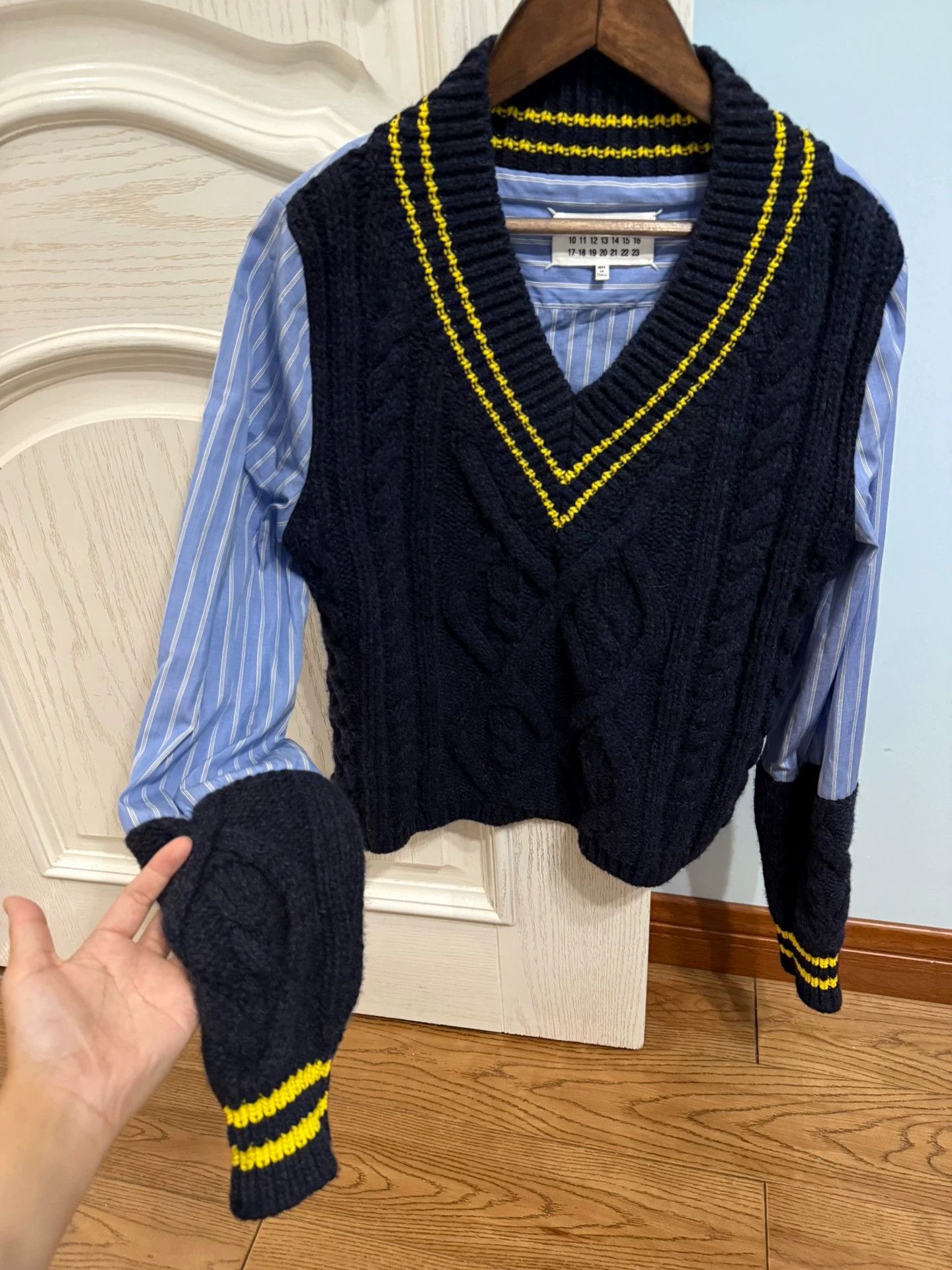 Maison Margiela Maison Margiela preppy style shirt-and-stripes sweater Size US S / EU 44-46 / 1 - 4 Thumbnail