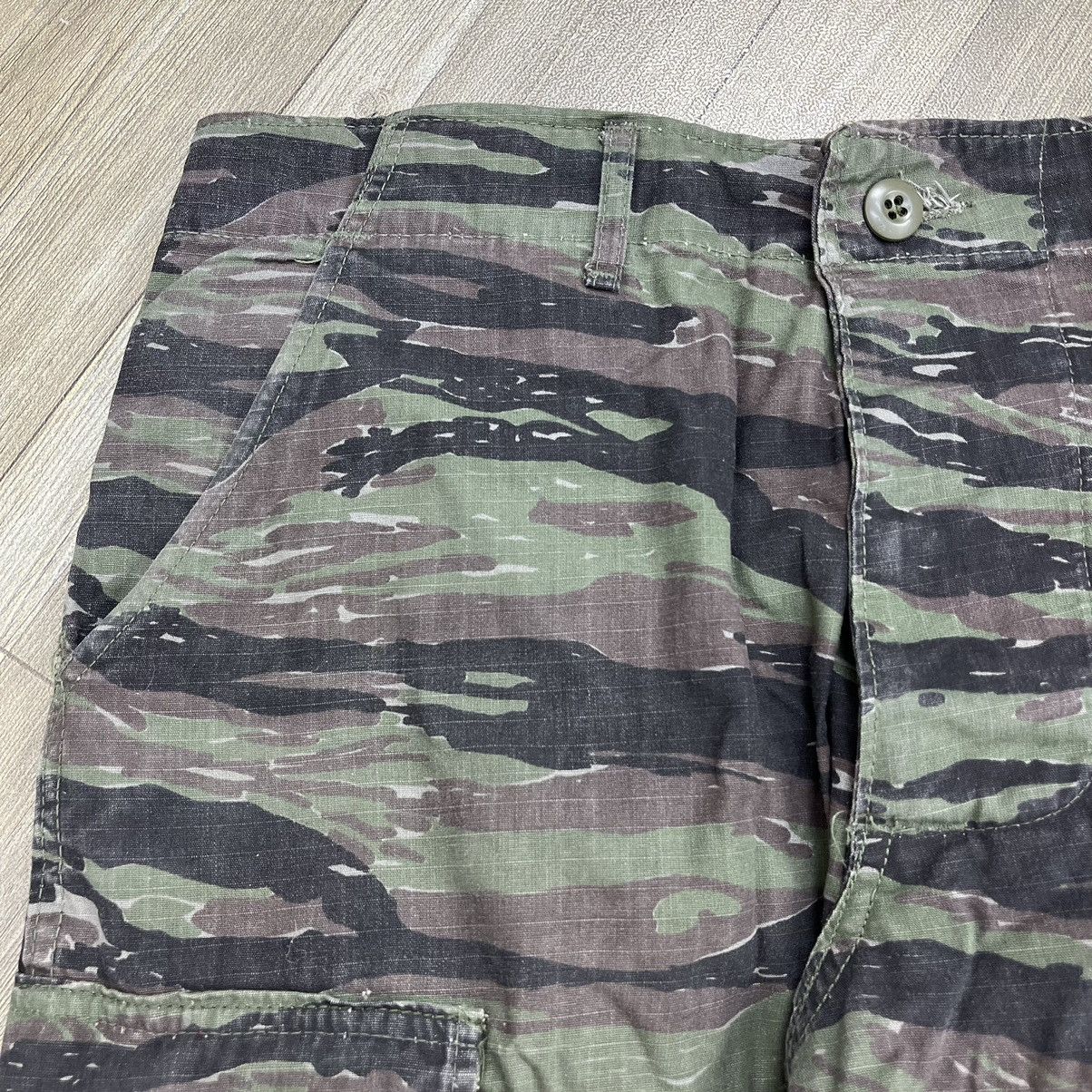 Vintage Vintage Trouser Combat Camouflage Tiger Stripe Cargo Pants Size US 33 - 8 Thumbnail