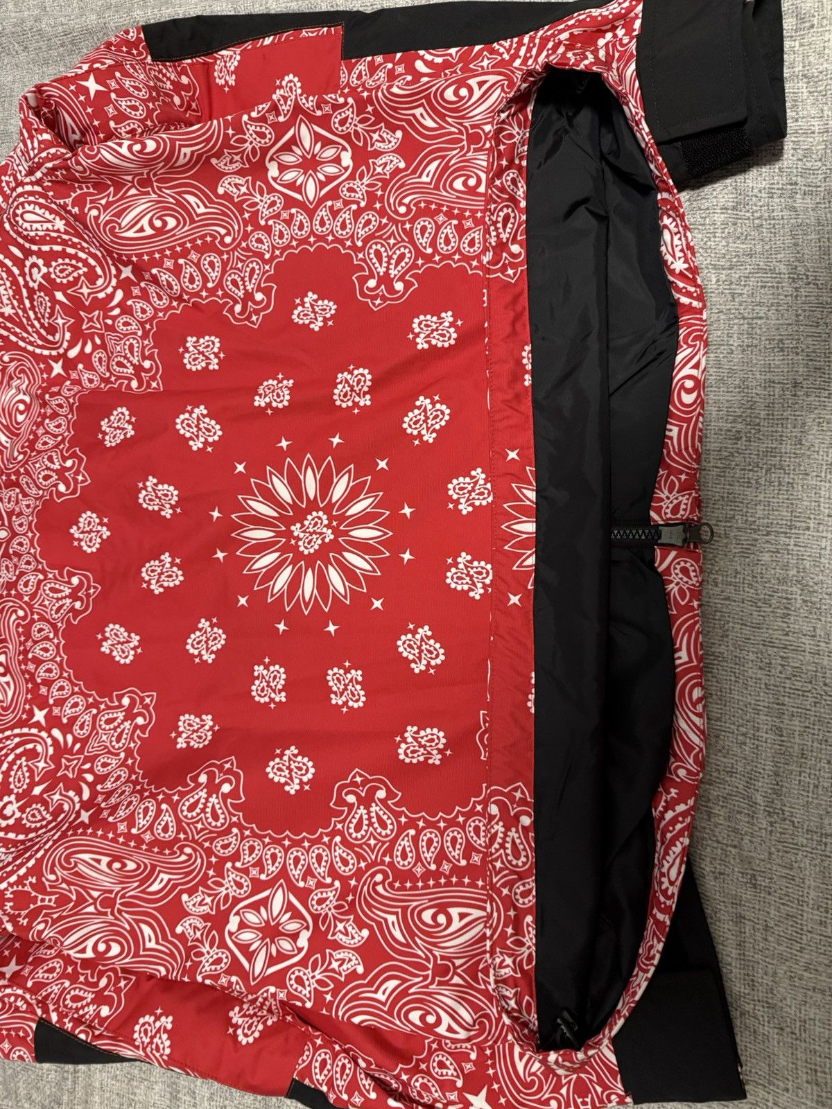 Supreme × The North Face Supreme tnf the north face bandana Paisley mountain Jacket Size US L / EU 52-54 / 3 - 8 Thumbnail